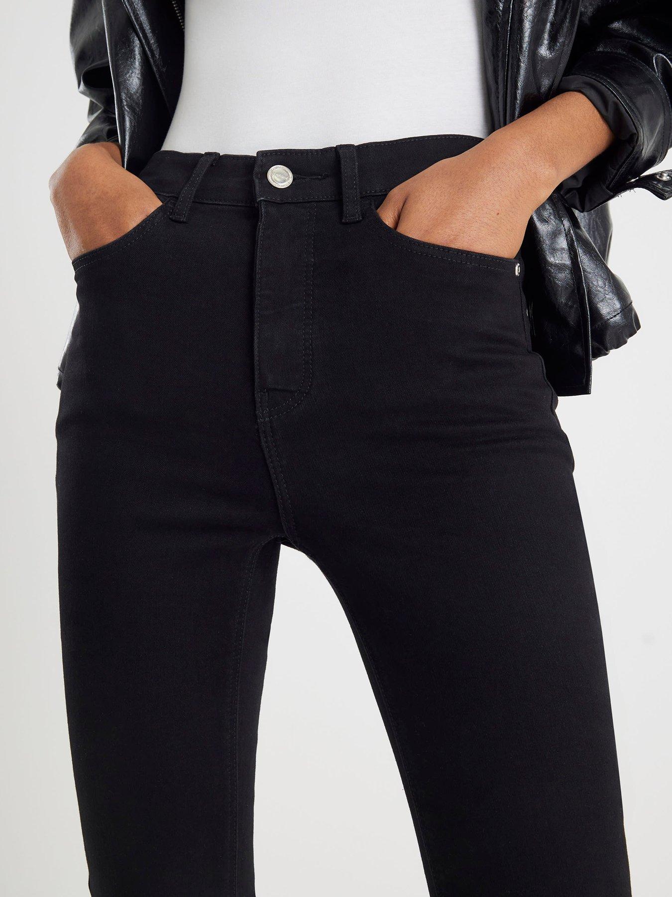 Image 4 of 4 of River Island Sculpt Flare Eleanor Jeans - Black