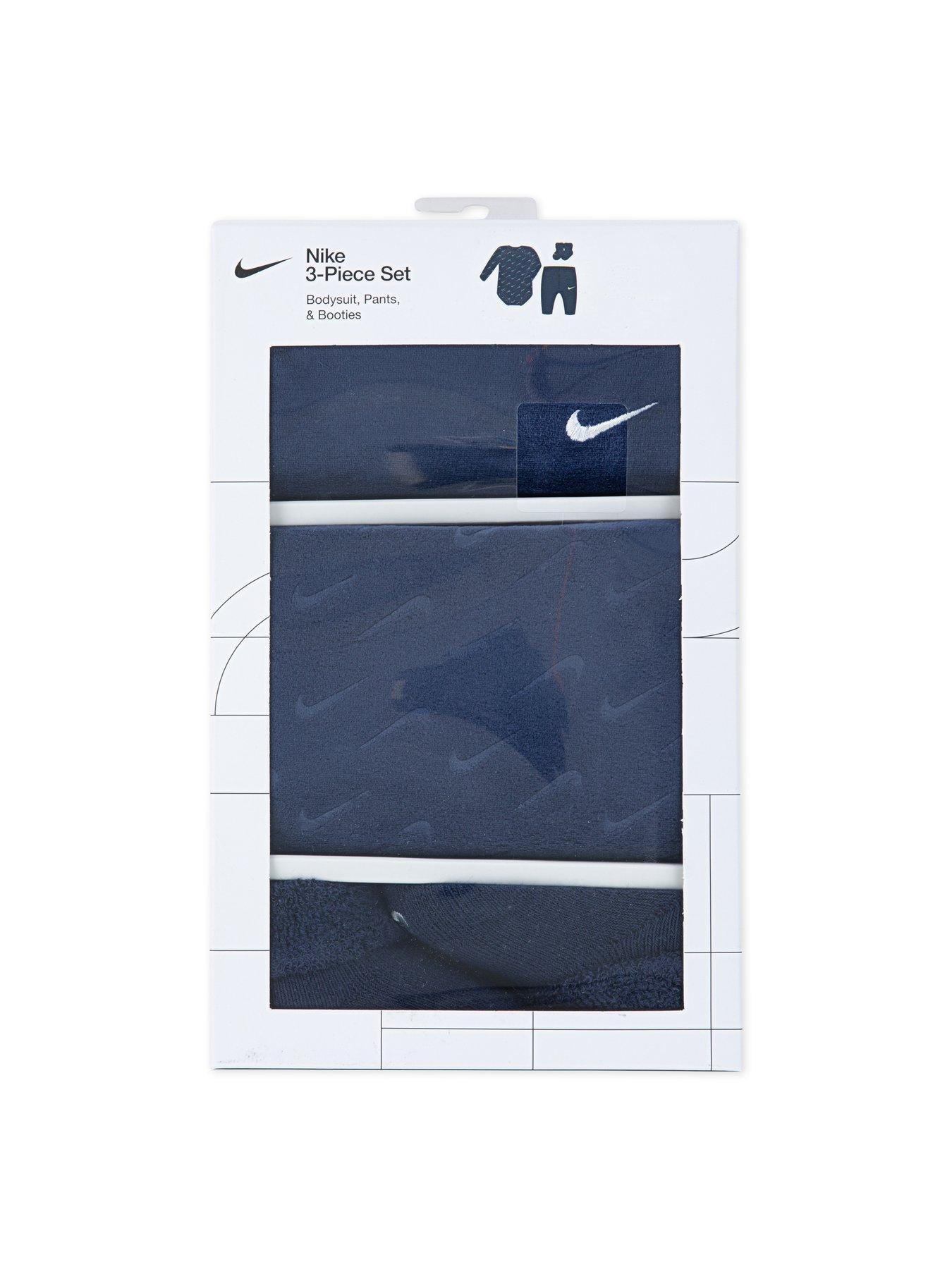 nike-infant-unisex-3-piece-velour-swoosh-set-navydetail