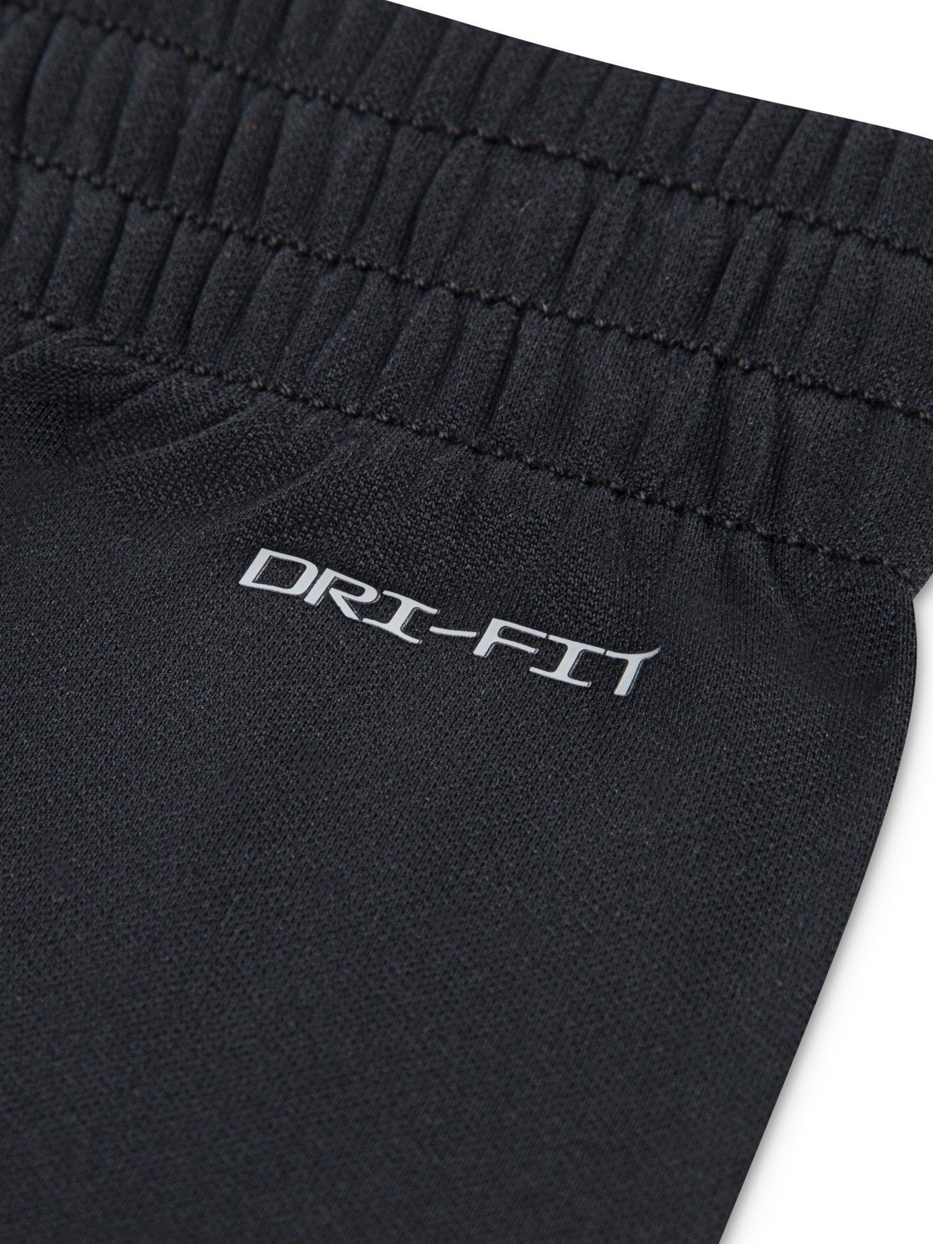 nike-infant-unisex-lifestyle-essentials-crew-blackoutfit