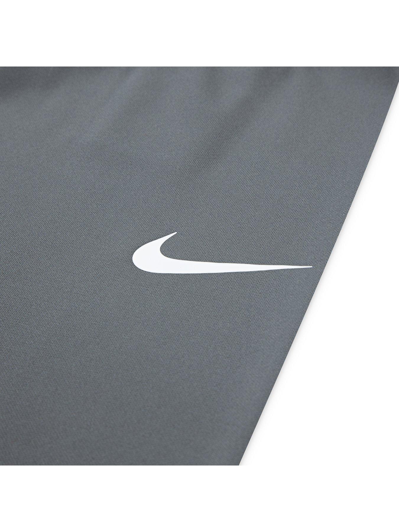 nike-kids-unisex-lifestyle-essentials-crew-greyoutfit