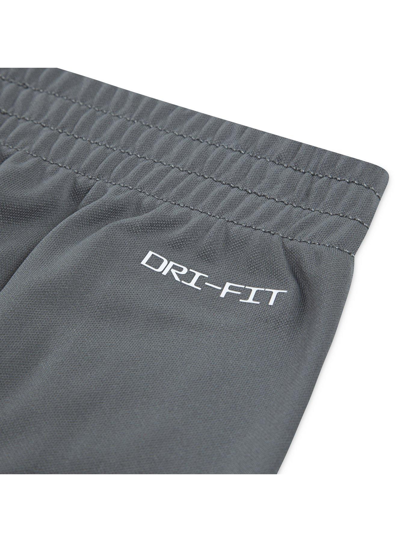 nike-kids-unisex-lifestyle-essentials-crew-greydetail