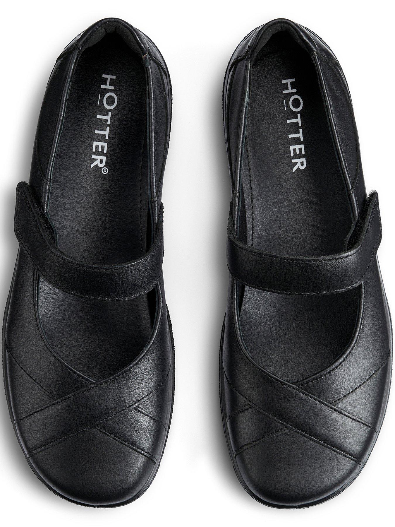 hotter-hope-extra-wide-strap-shoe-blackoutfit