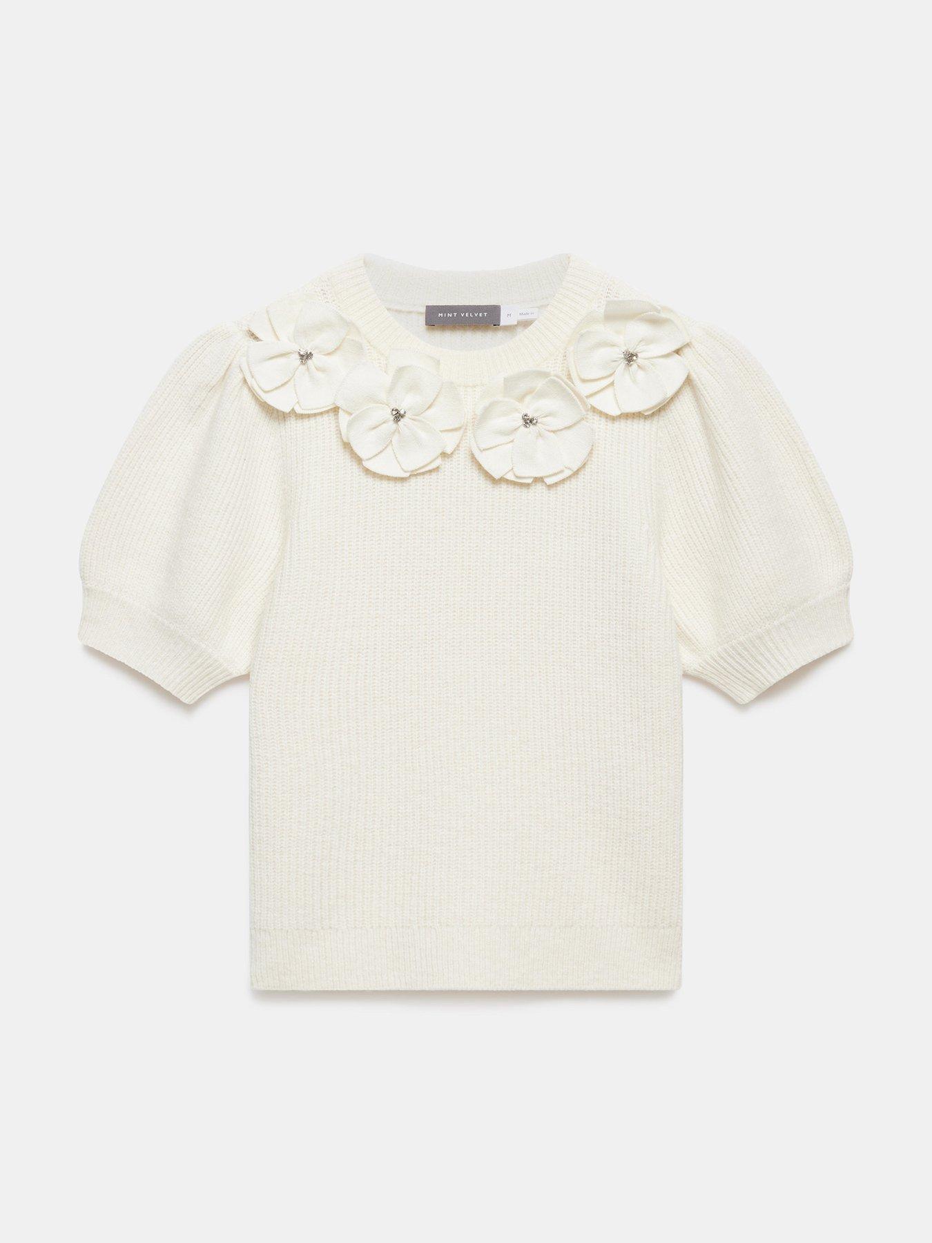 mint-velvet-cream-flower-knit-tee-whitedetail