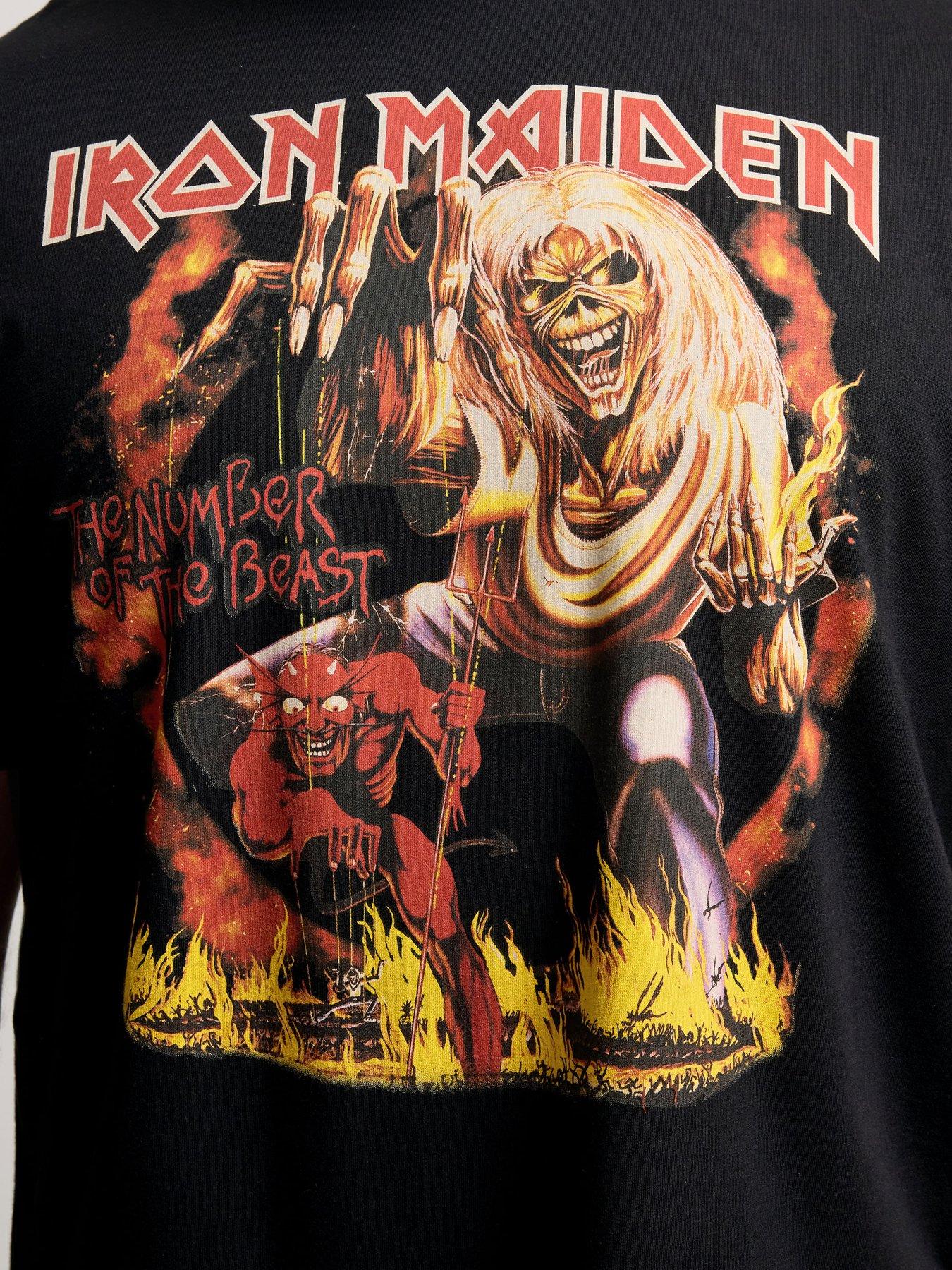 badrhino-iron-maiden-t-shirt-blackoutfit