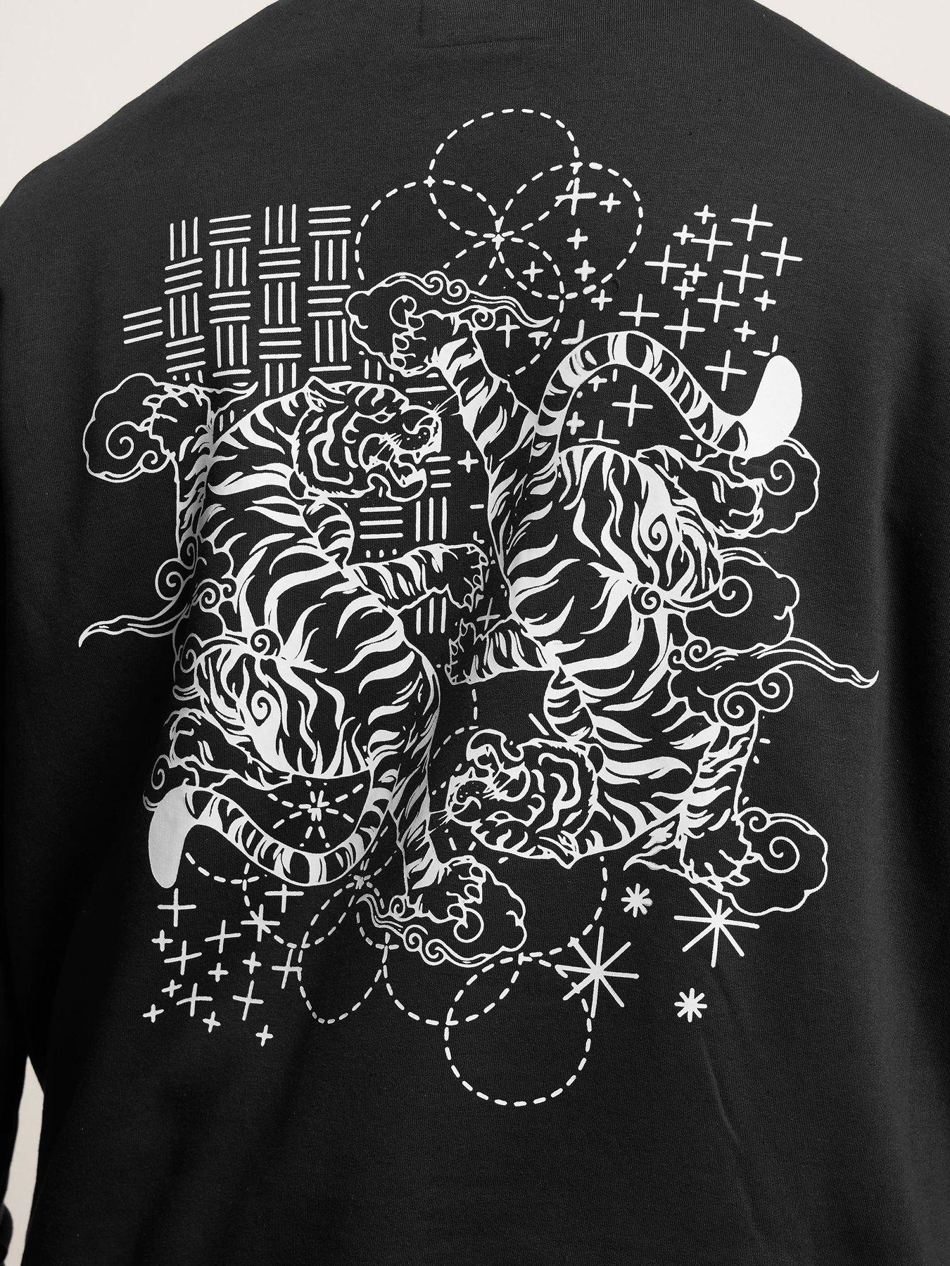 badrhino-japanese-tiger-hoodie-blackoutfit