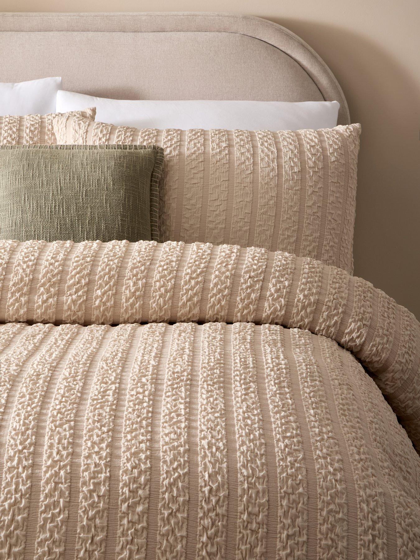 the-very-collection-michelle-keegan-super-soft-seersucker-stripe-duvet-setback