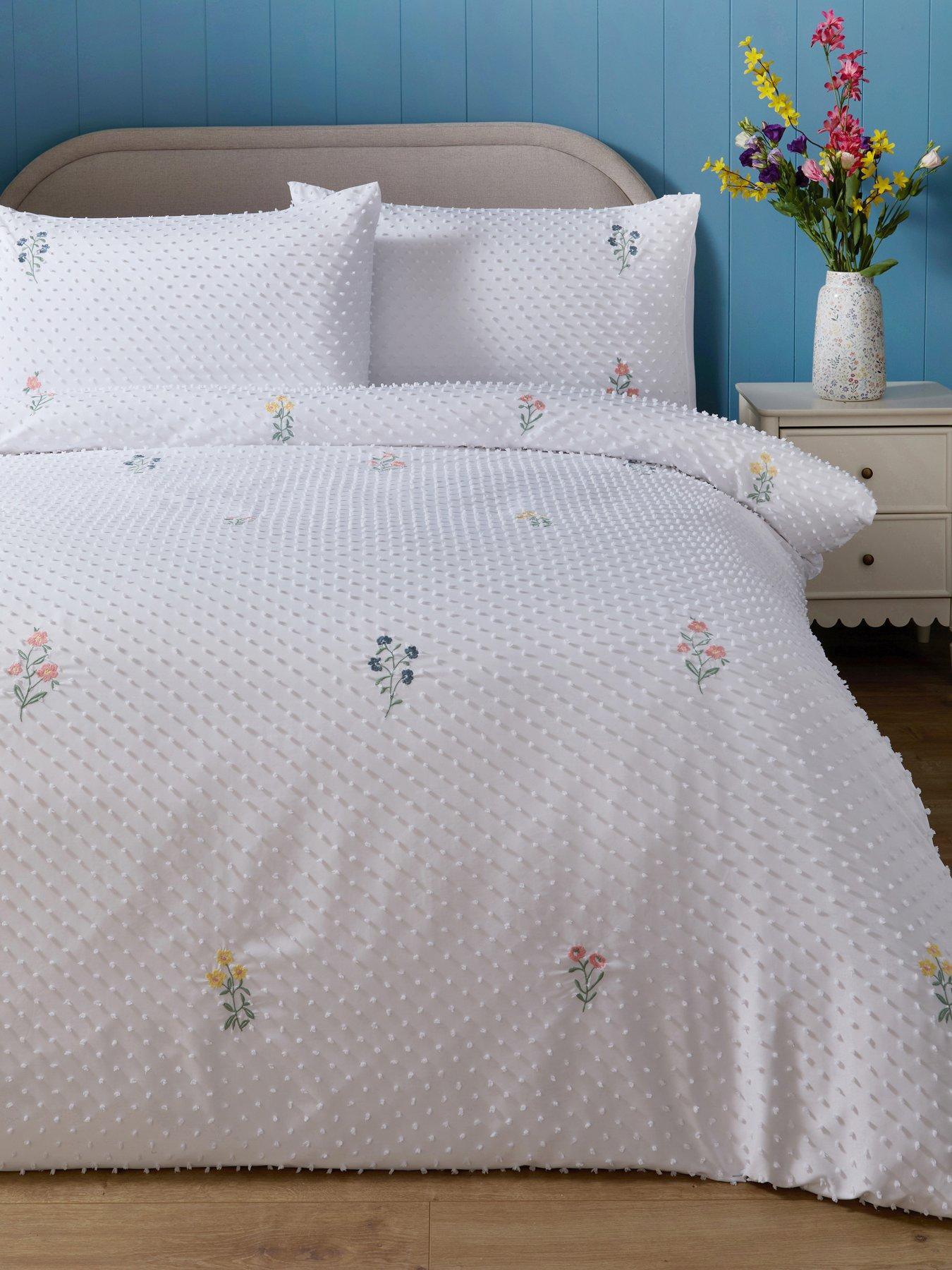 the-very-collection-super-soft-embroidered-floral-duvet-set