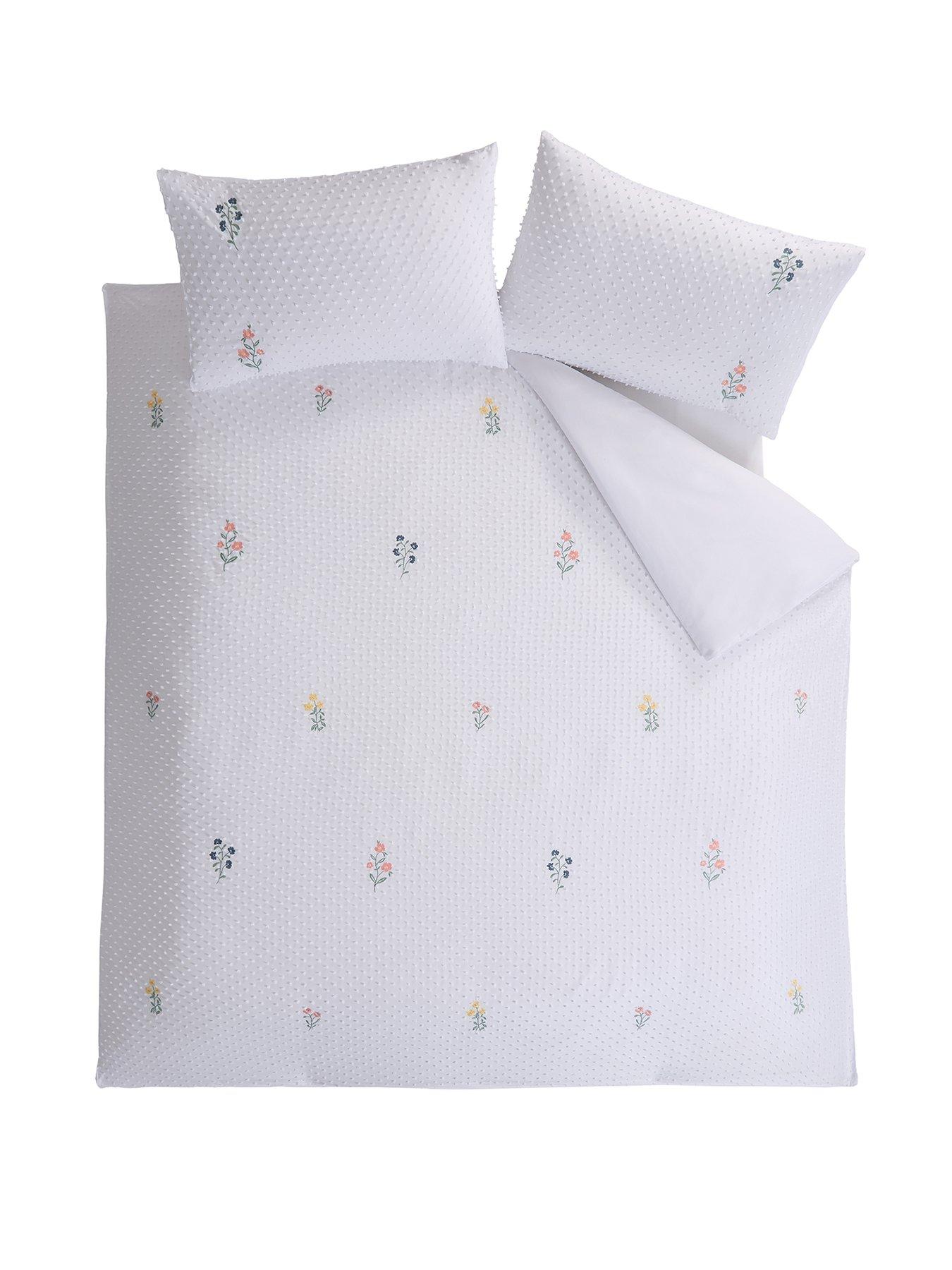 the-very-collection-super-soft-embroidered-floral-duvet-setstillFront