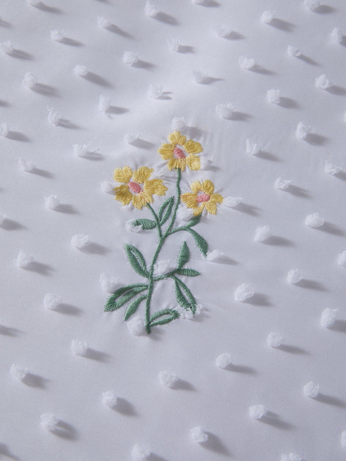 the-very-collection-super-soft-embroidered-floral-duvet-setoutfit