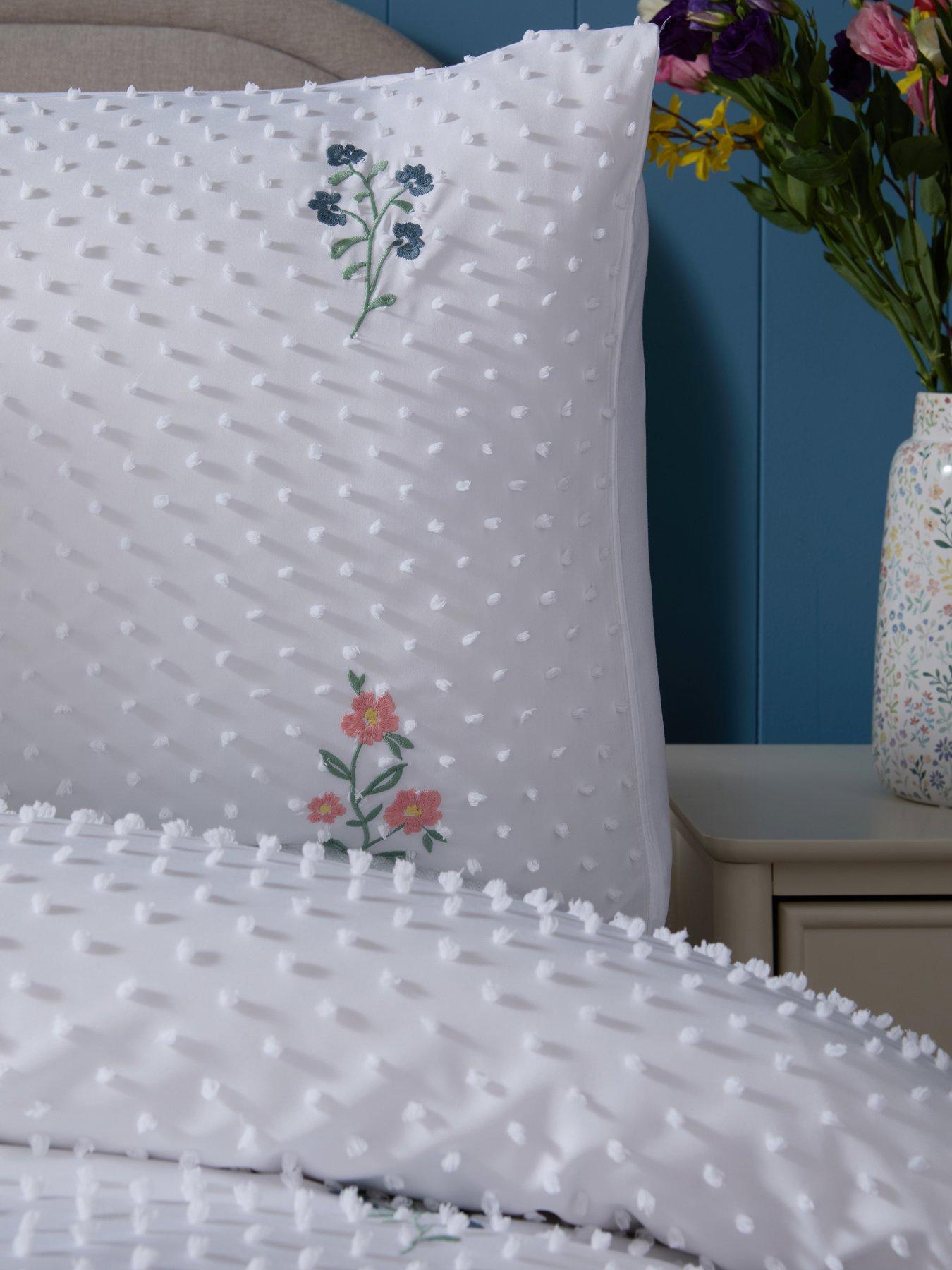 the-very-collection-super-soft-embroidered-floral-duvet-setdetail