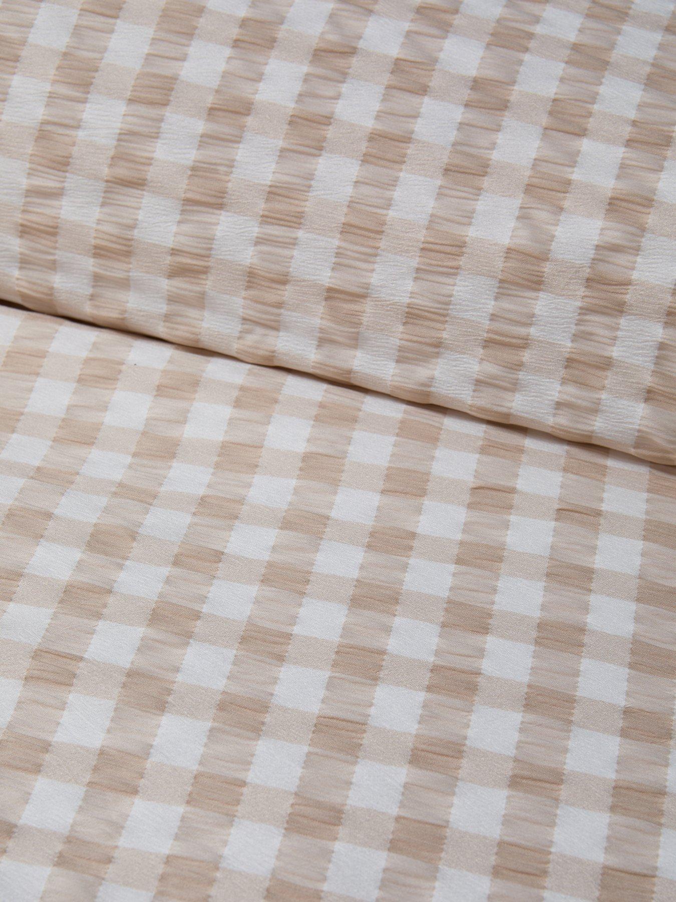 the-very-collection-gingham-seersucker-duvet-setoutfit