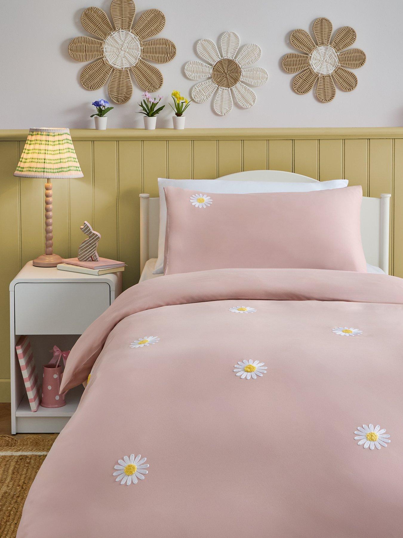 Image 1 of 2 of The Very Collection Embroidered Daisy Duvet Set