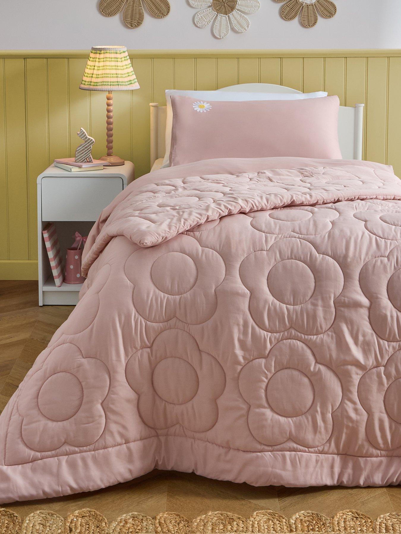 Image 1 of 4 of The Very Collection Daisy Bedspread 150x200cm