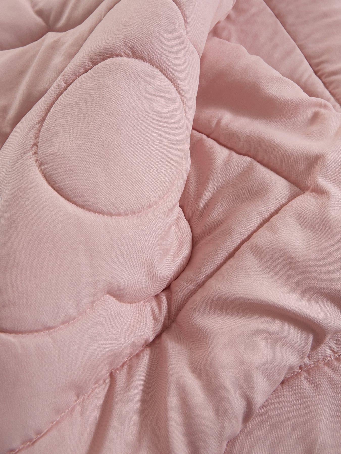 Image 4 of 4 of The Very Collection Daisy Bedspread 150x200cm