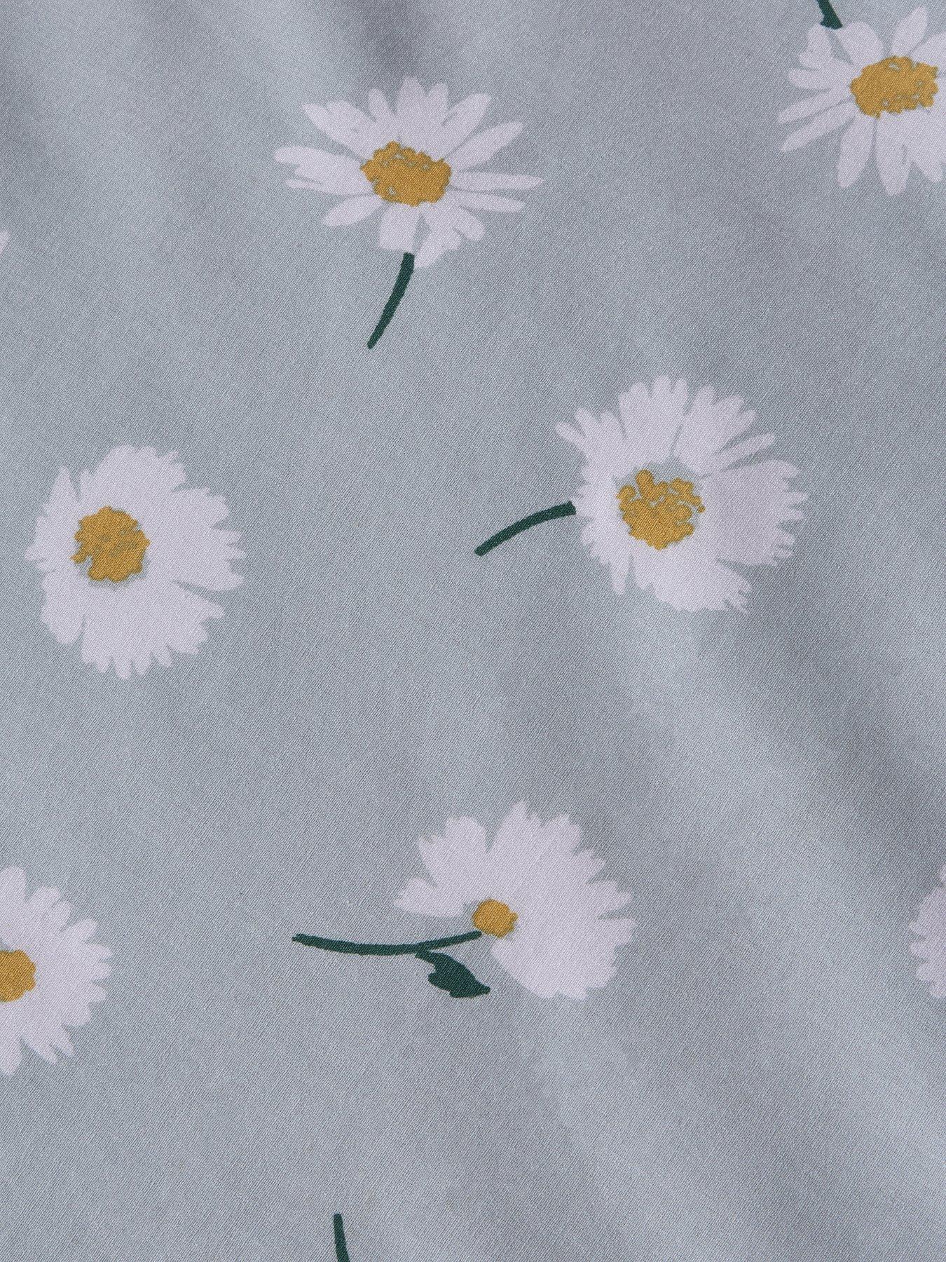 Image 3 of 5 of The Very Collection Spring Daisy Printed Duvet Set - Db