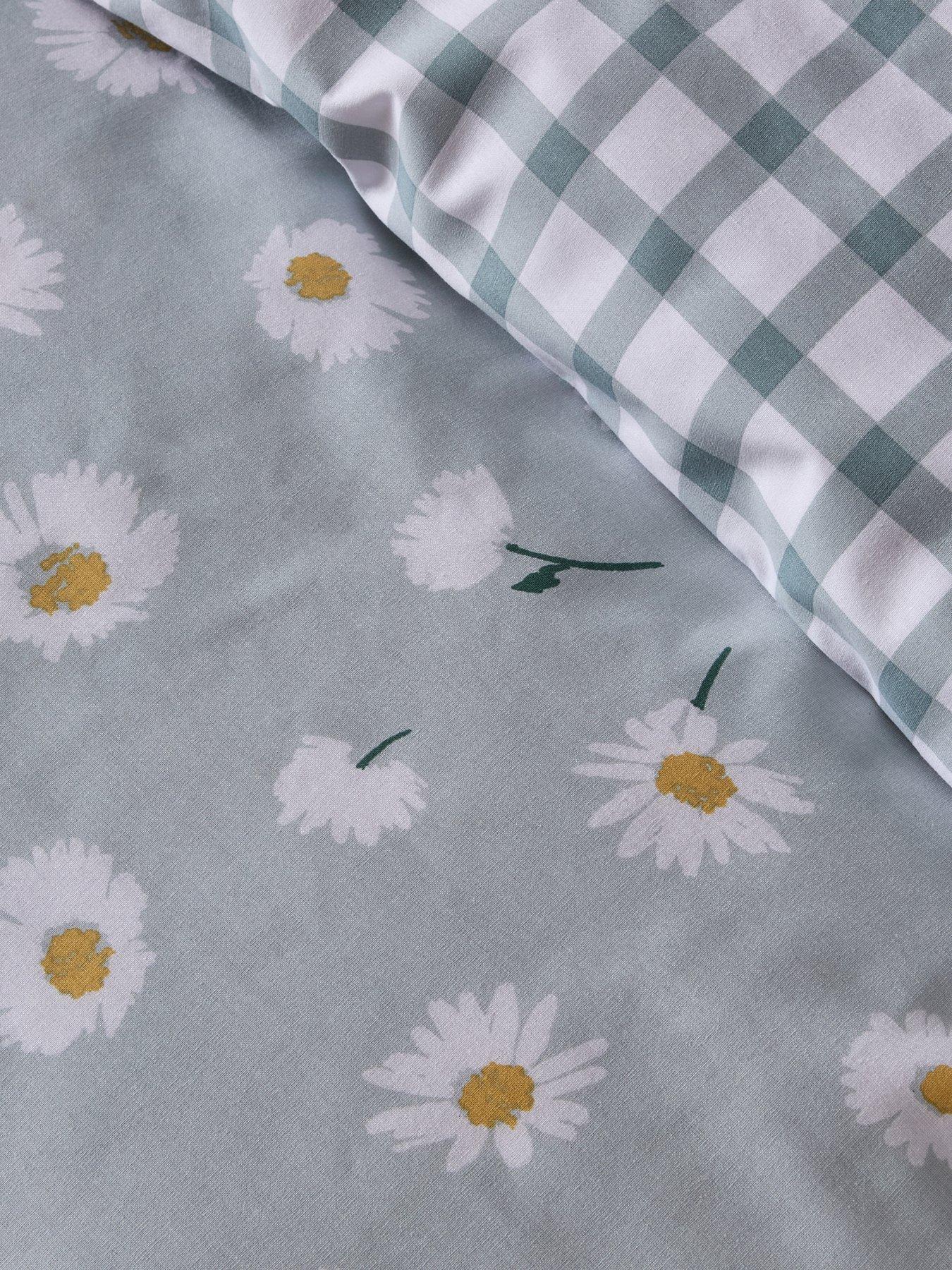 the-very-collection-spring-daisy-printed-duvet-setoutfit