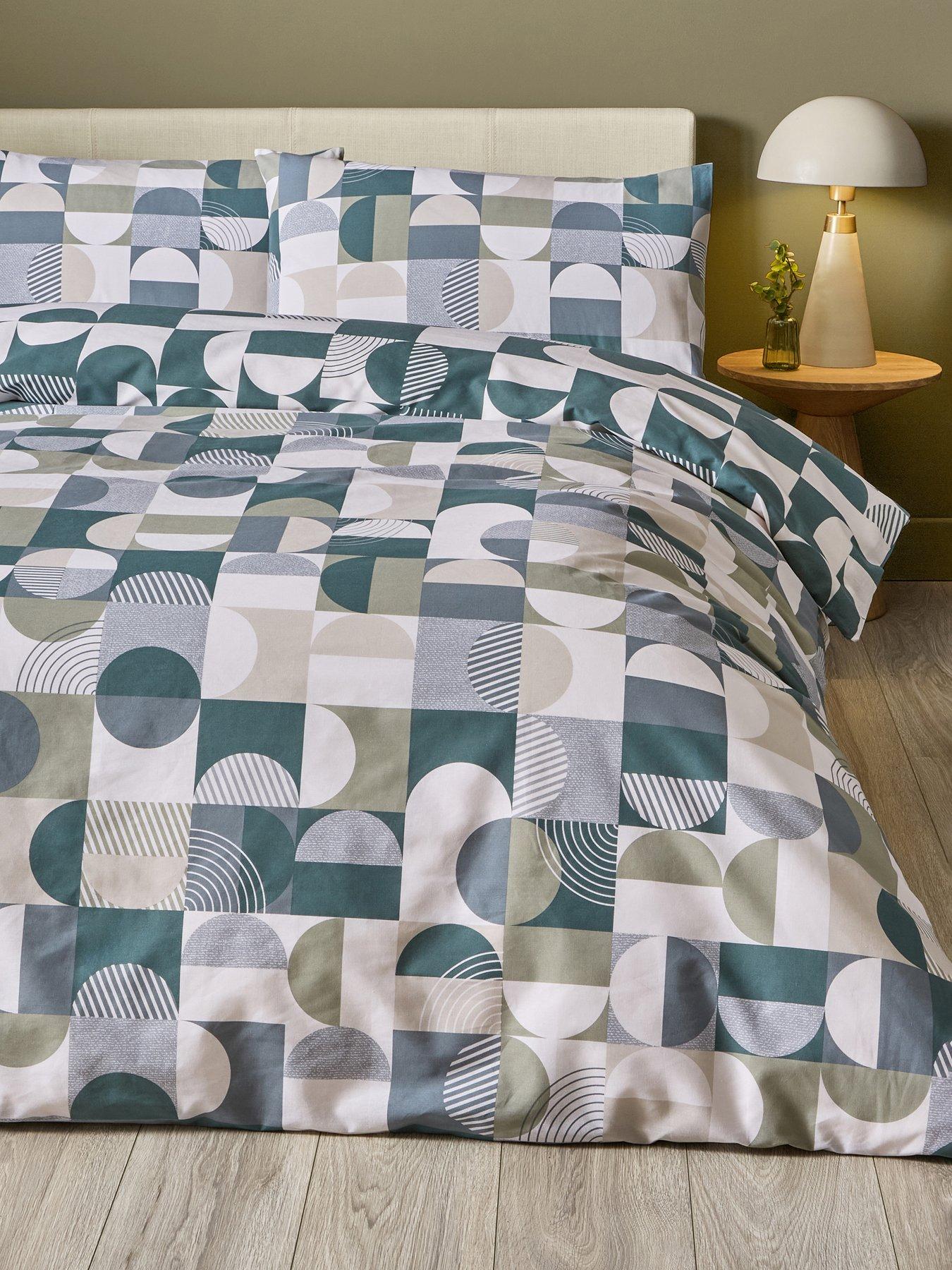the-very-collection-geo-print-duvet-setfront
