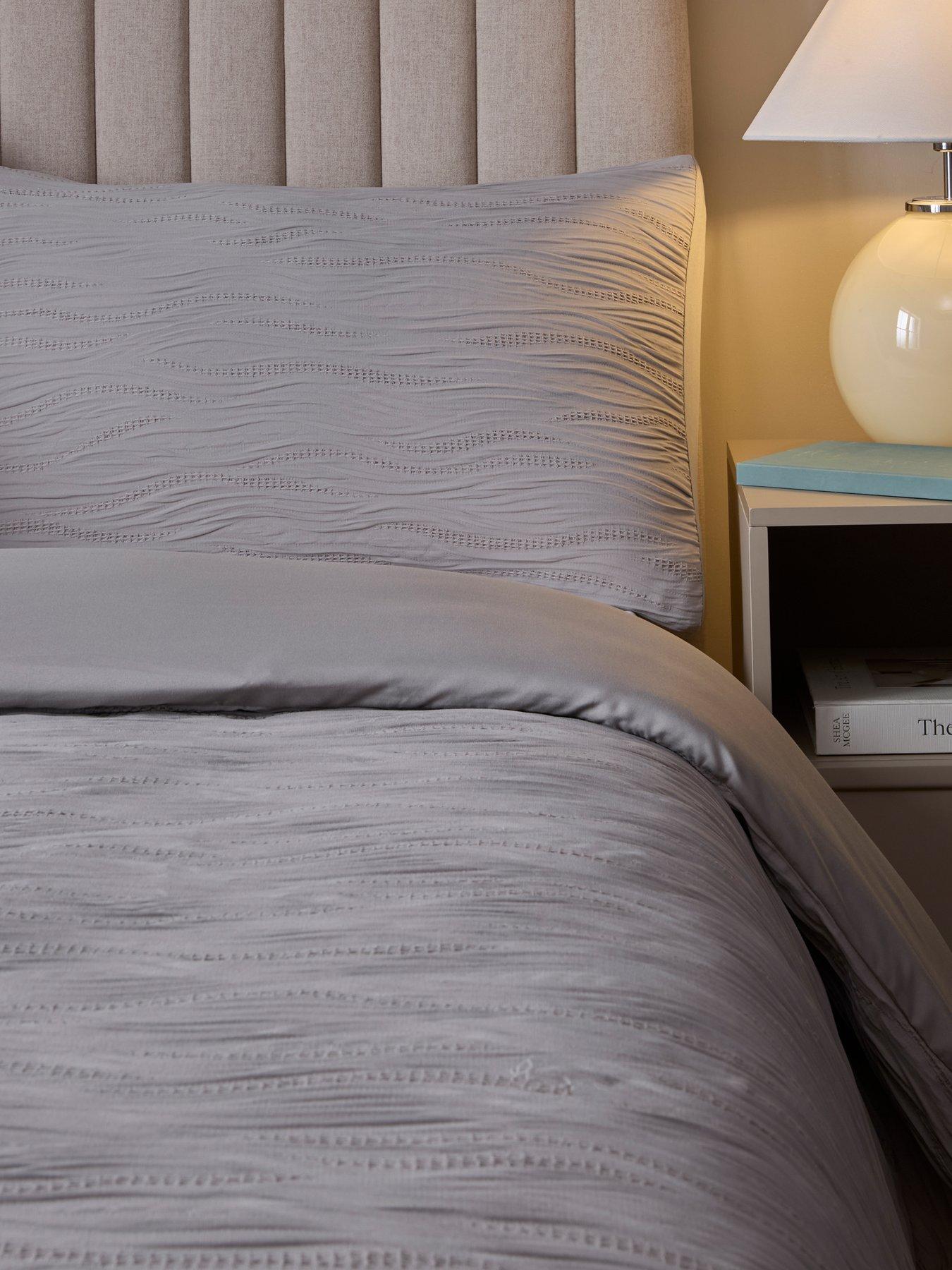 the-very-collection-textured-wave-jacquard-duvet-setback