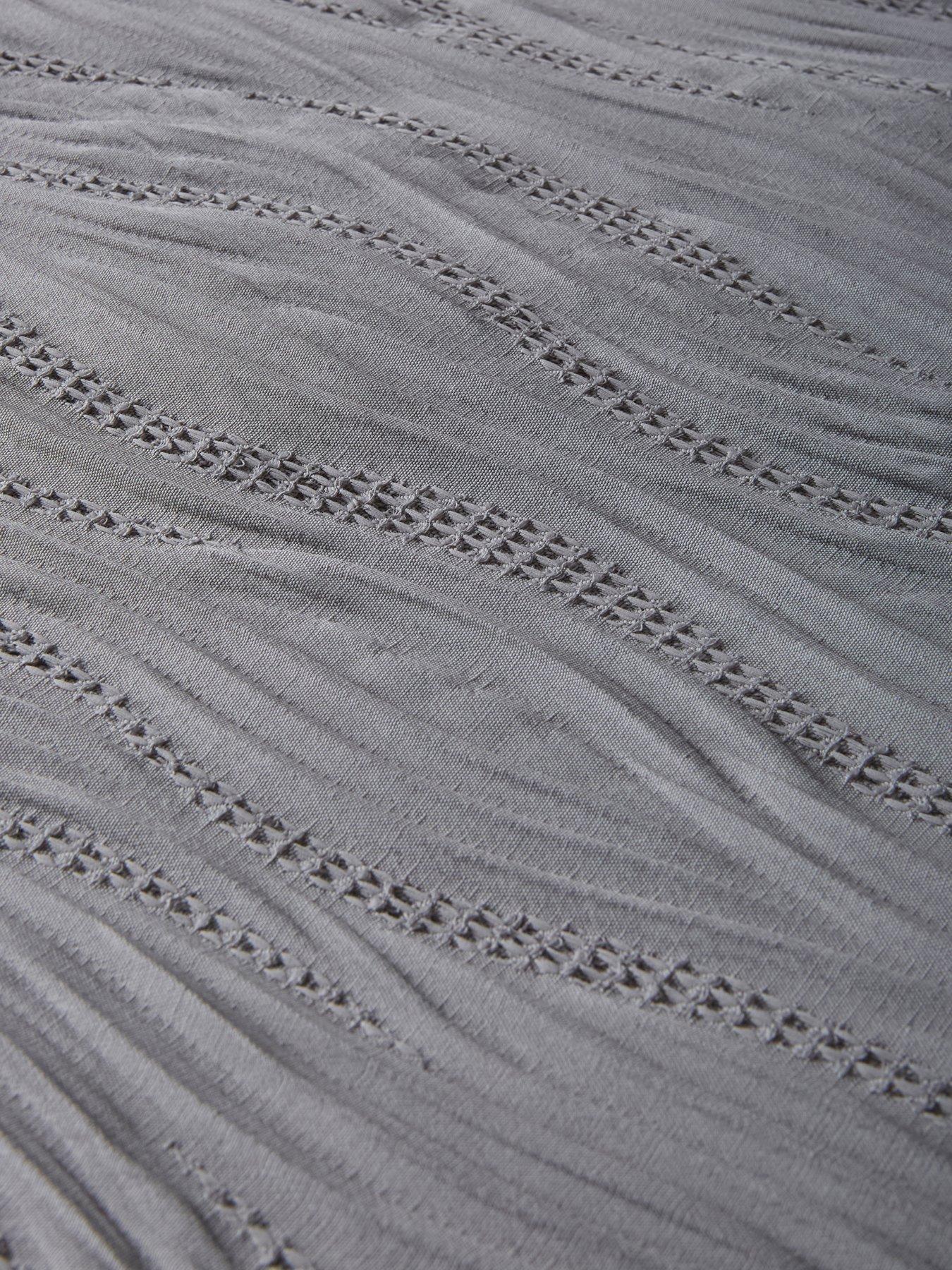 the-very-collection-textured-wave-jacquard-duvet-setdetail