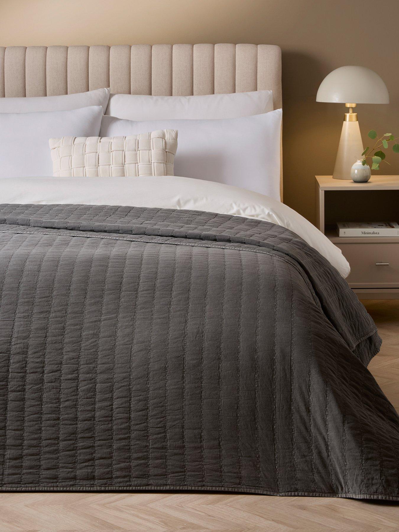 the-very-collection-cotton-quilted-stripe-bedspread-200x220cm