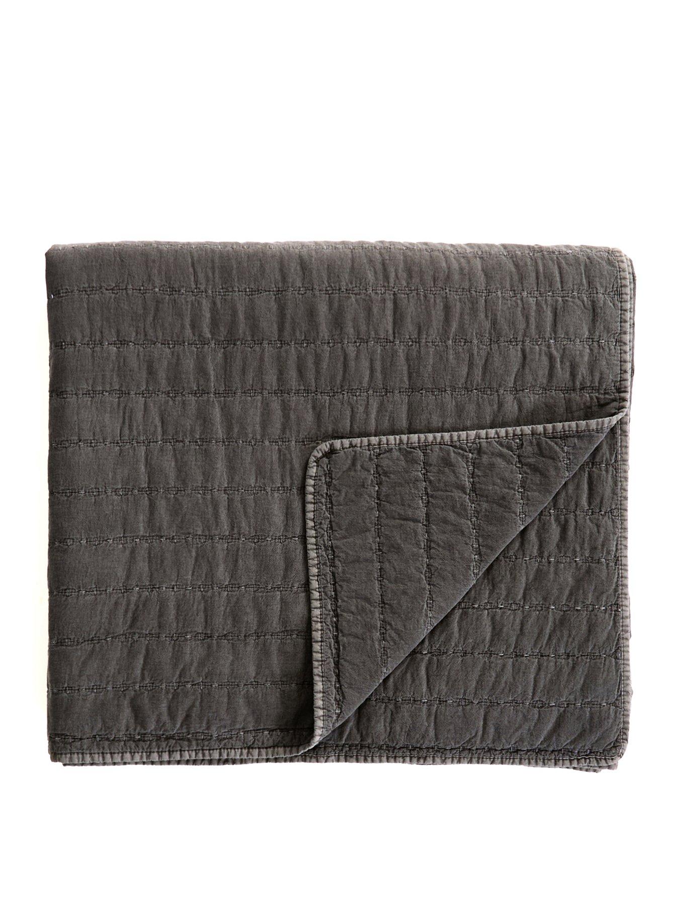 the-very-collection-cotton-quilted-stripe-bedspread-200x220cmstillFront