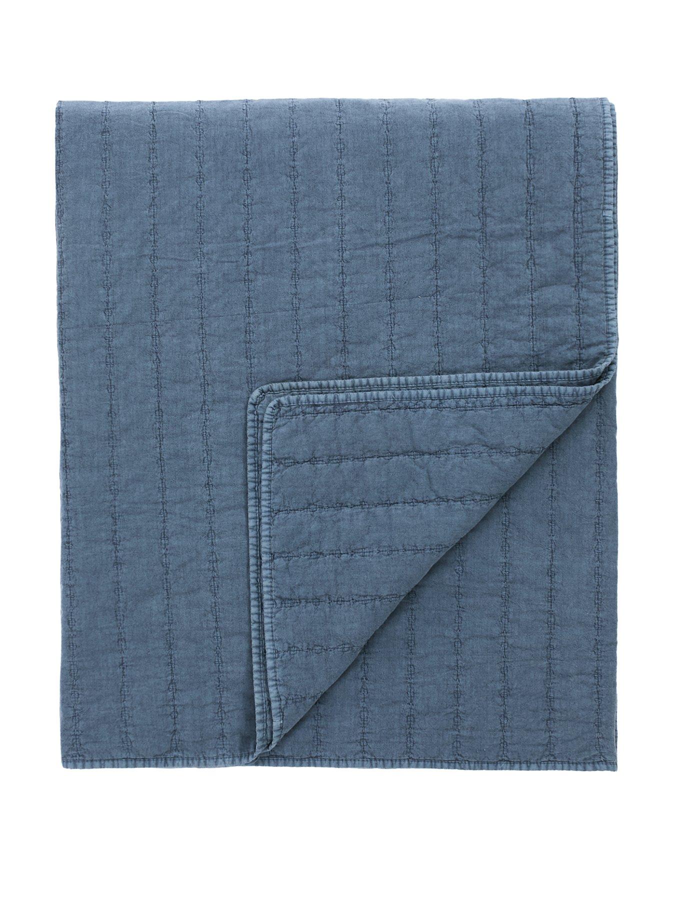 the-very-collection-cotton-quilted-stripe-bedspread-200x220cmstillFront