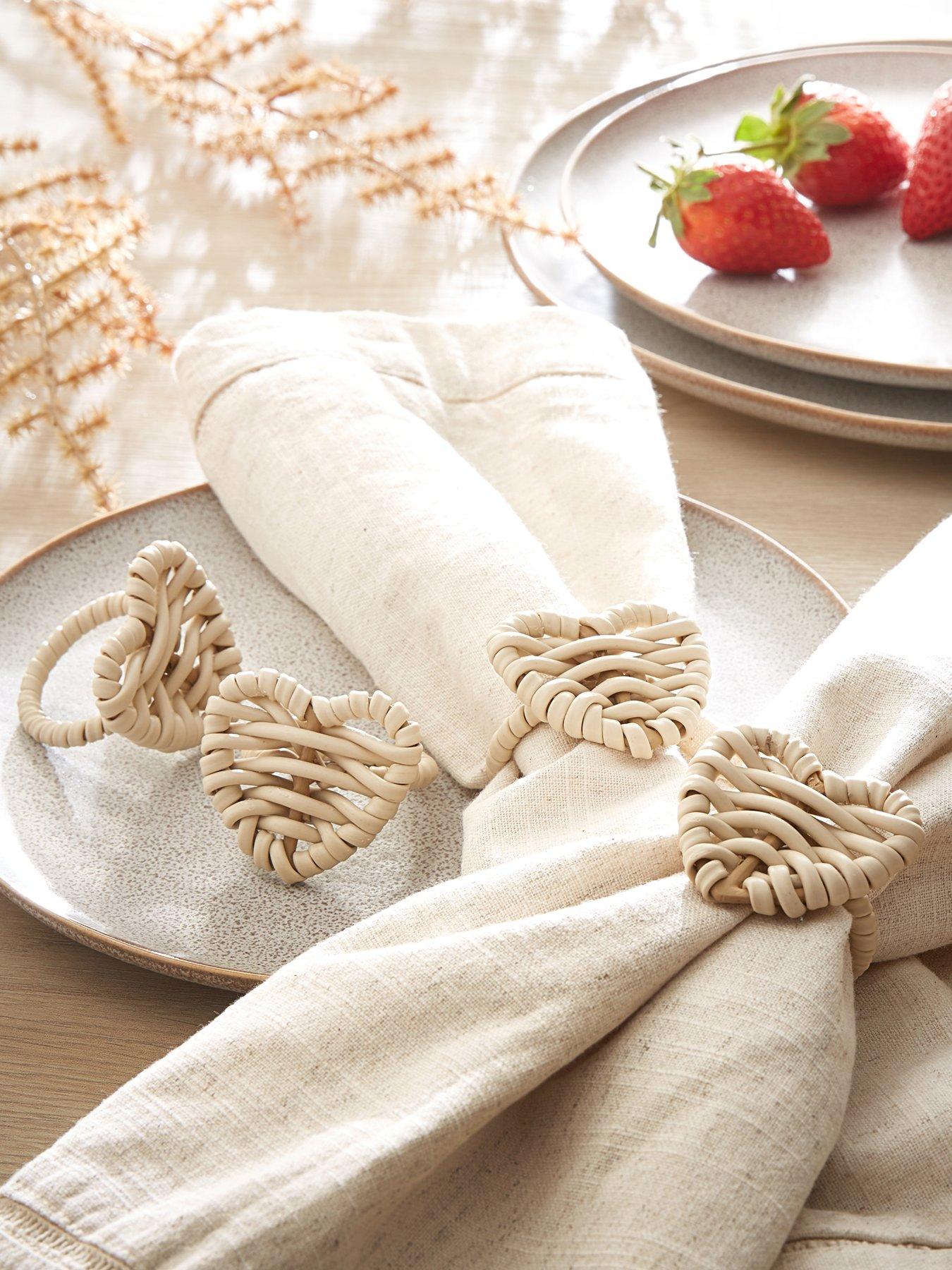 the-very-collection-set-of-4-heart-napkin-rings