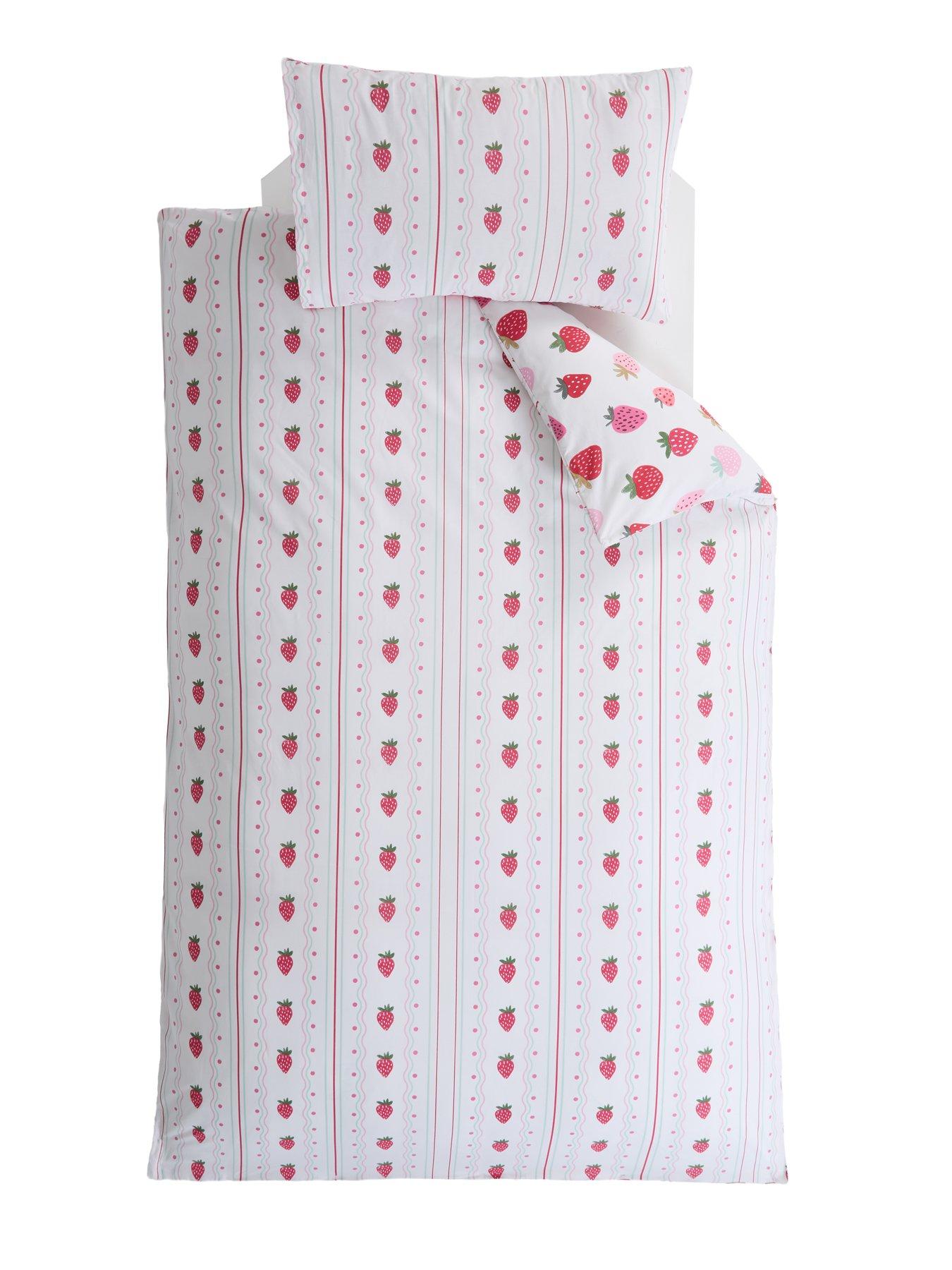 the-very-collection-strawberry-print-duvet-setback