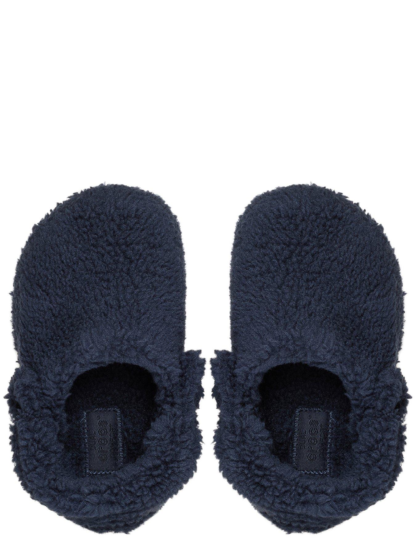 crocs-classic-cozzzy-slipper-t-blueoutfit