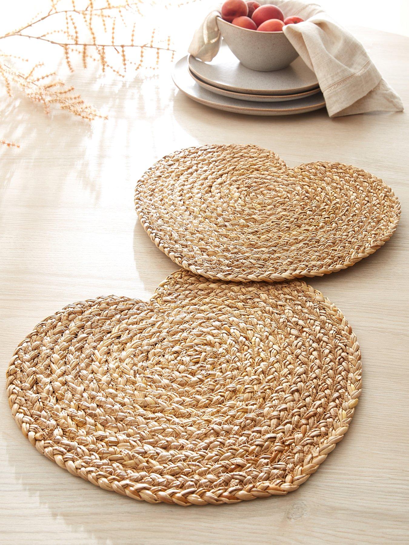 the-very-collection-set-of-2-heart-placemats