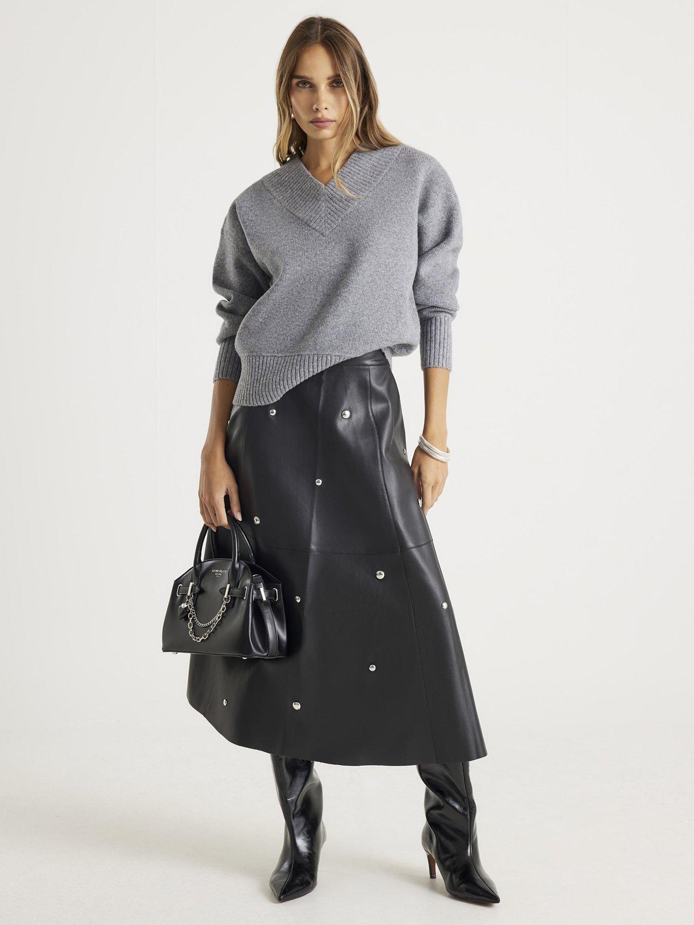 river-island-v-neck-jumper-greyback