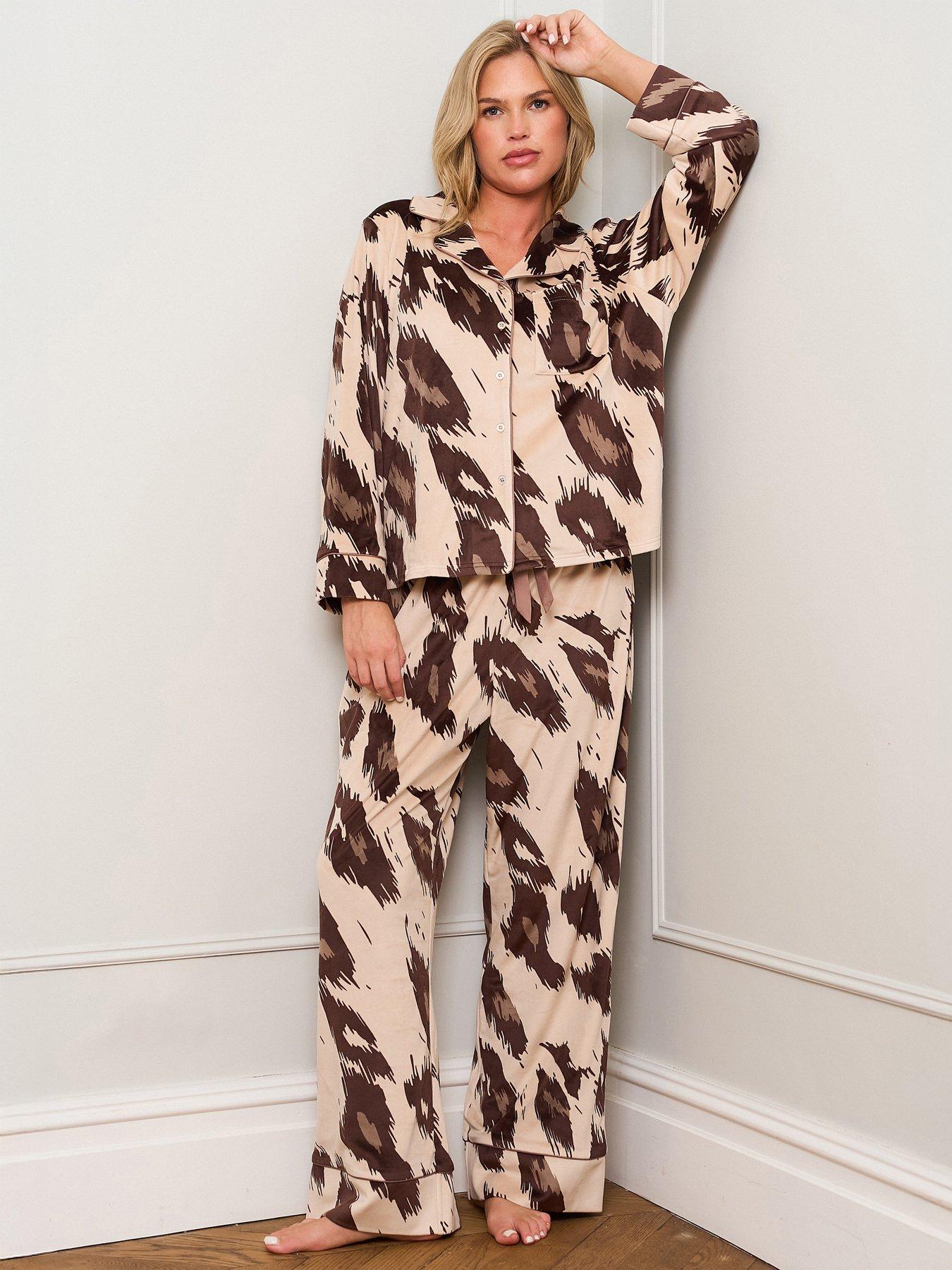 jim-jam-the-label-animal-print-pyjamas-multioutfit