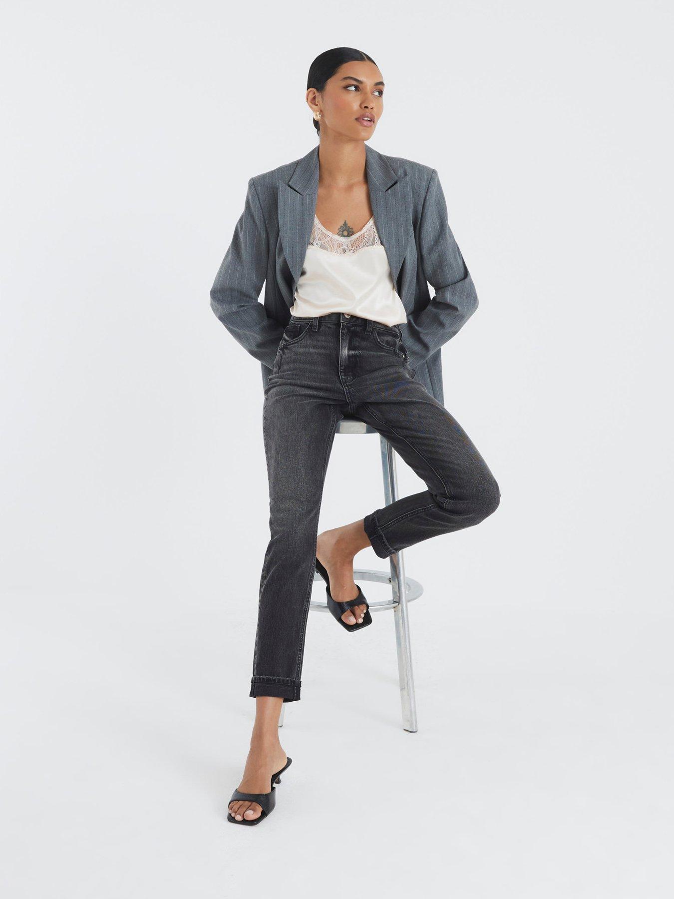 river-island-mom-sculpt-ned-jeans-blackoutfit