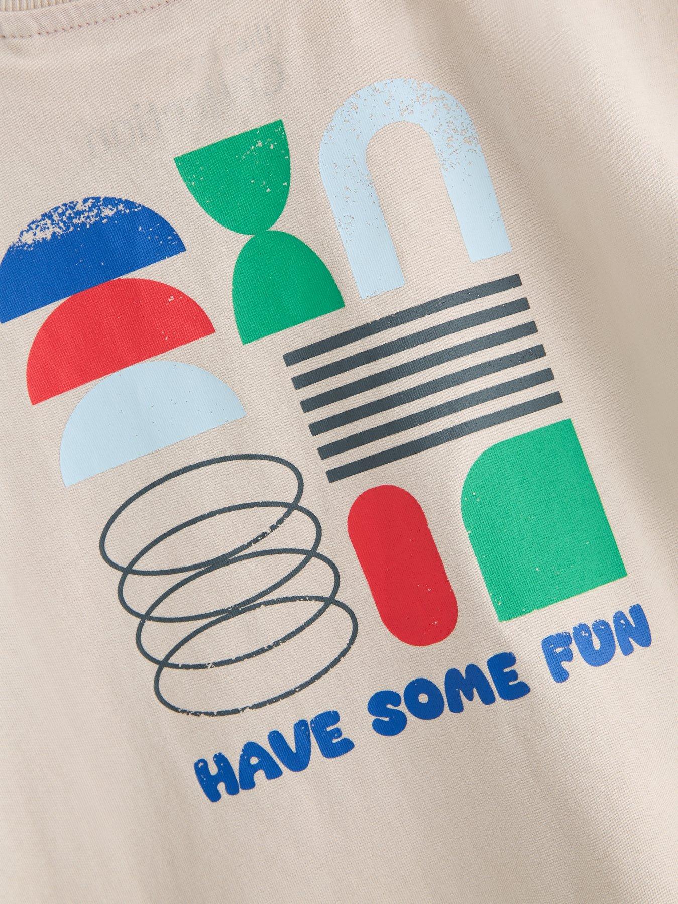 Image 5 of 5 of The Very Collection Boys Fun Shape Graphic Back Print Short Sleeve Tshirt