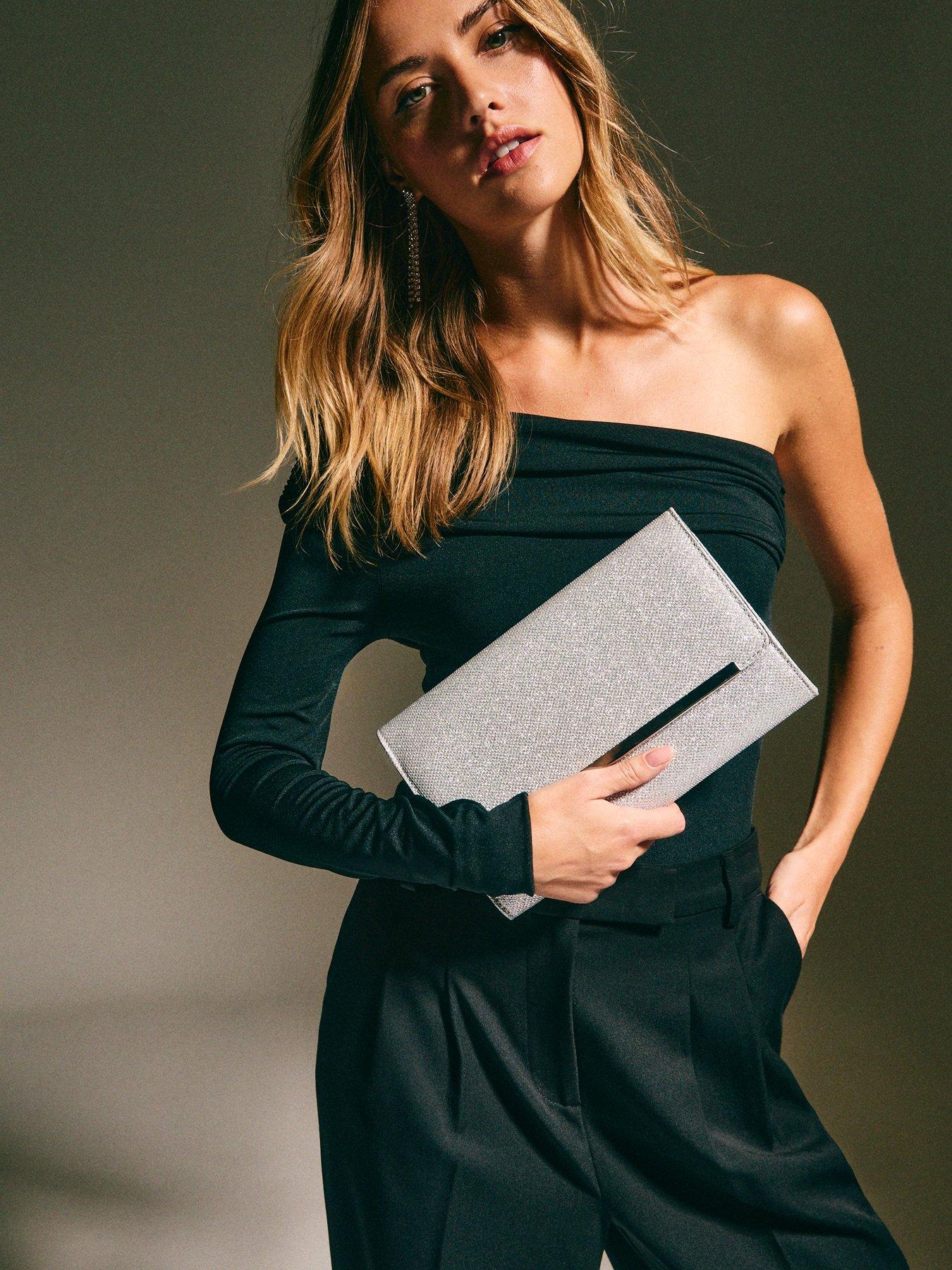 new-look-silver-metallic-bar-sparkly-texture-clutch