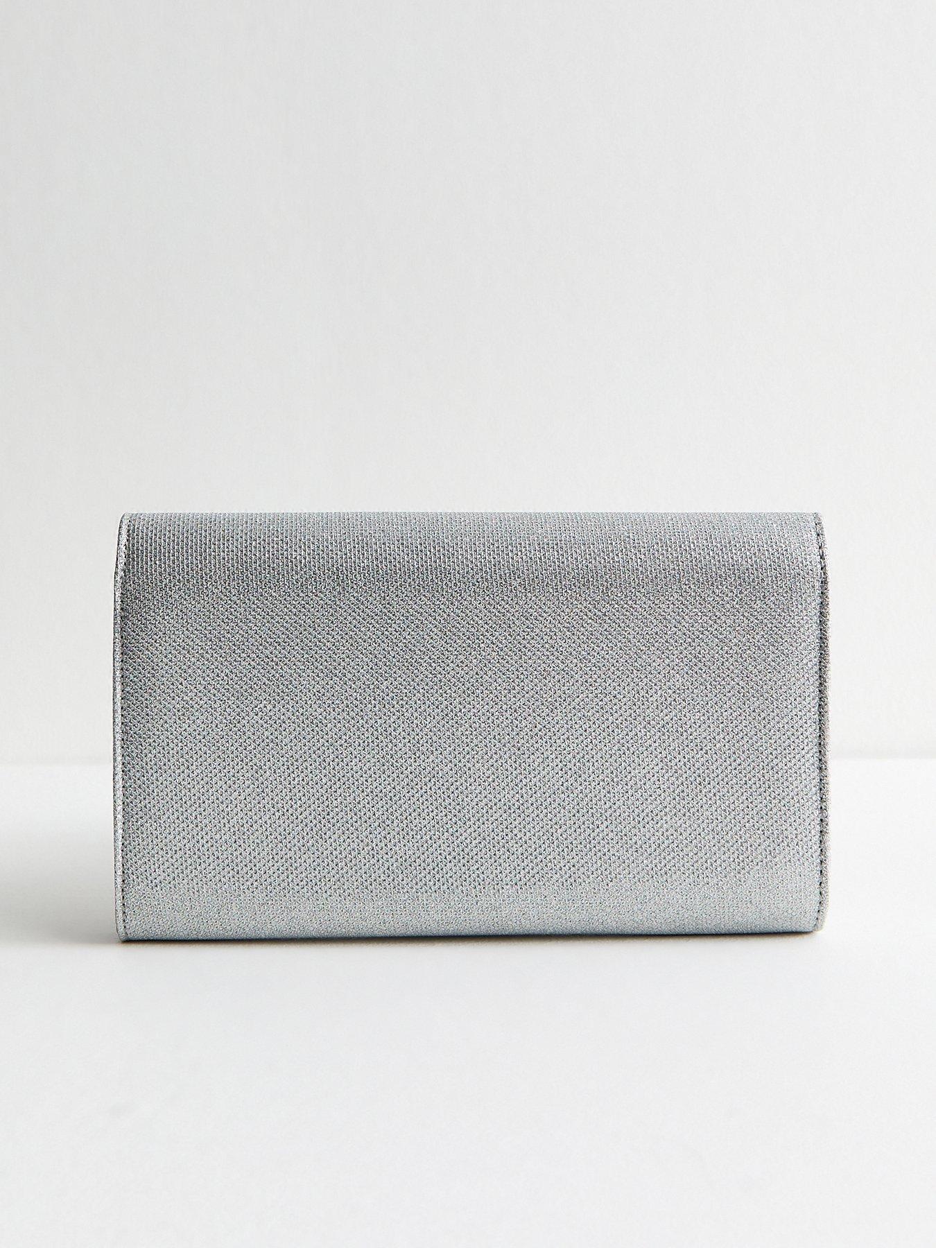 new-look-silver-metallic-bar-sparkly-texture-clutchoutfit
