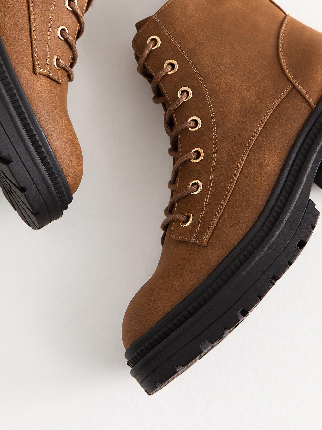 new-look-faux-leather-lace-up-ankle-boots-beigedetail