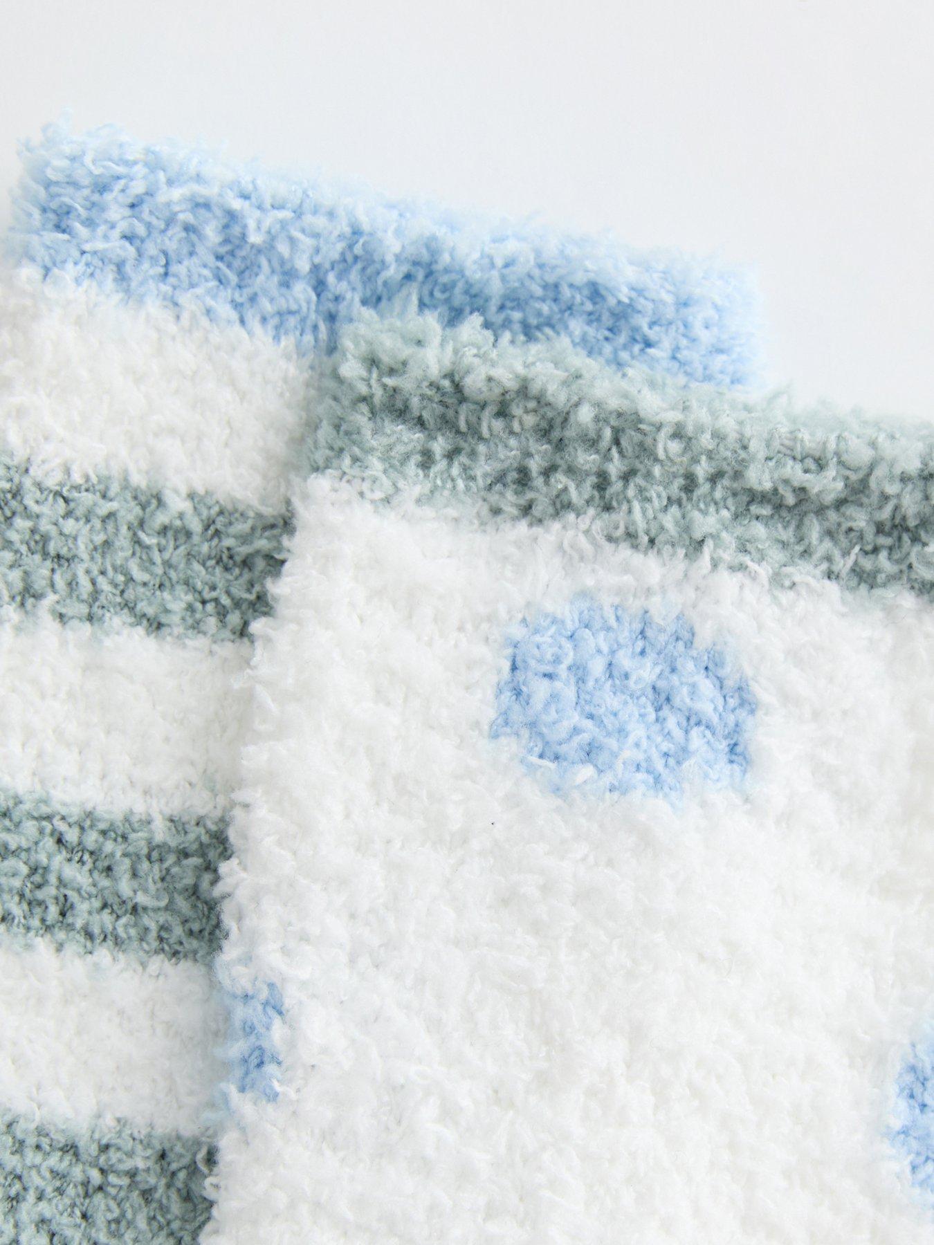 new-look-green-pack-of-2-spot-and-stripe-textured-socksback