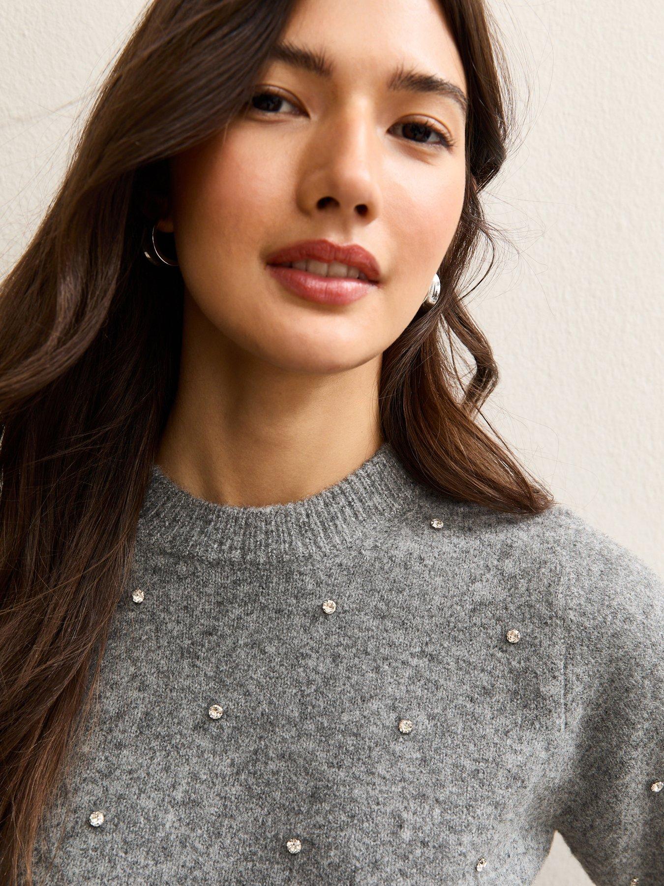 new-look-mid-grey-diamanteacute-embellished-short-sleeve-topoutfit