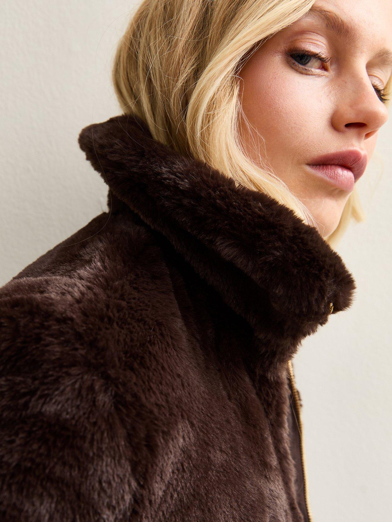 new-look-faux-fur-bomber-jacket-dark-brownoutfit
