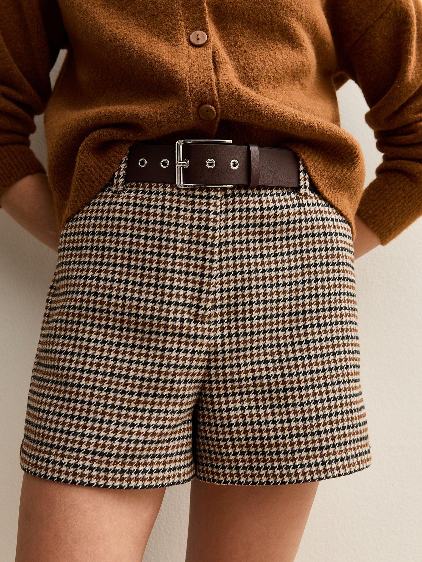 new-look-houndstooth-check-belted-shorts-brownoutfit
