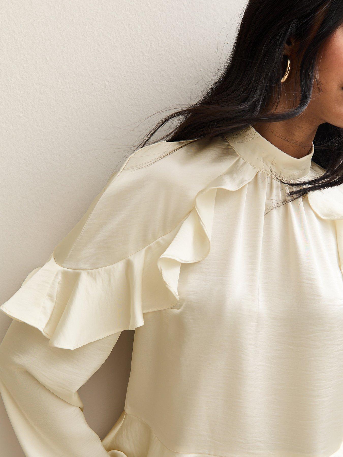new-look-off-white-satin-frill-raglan-blouseoutfit