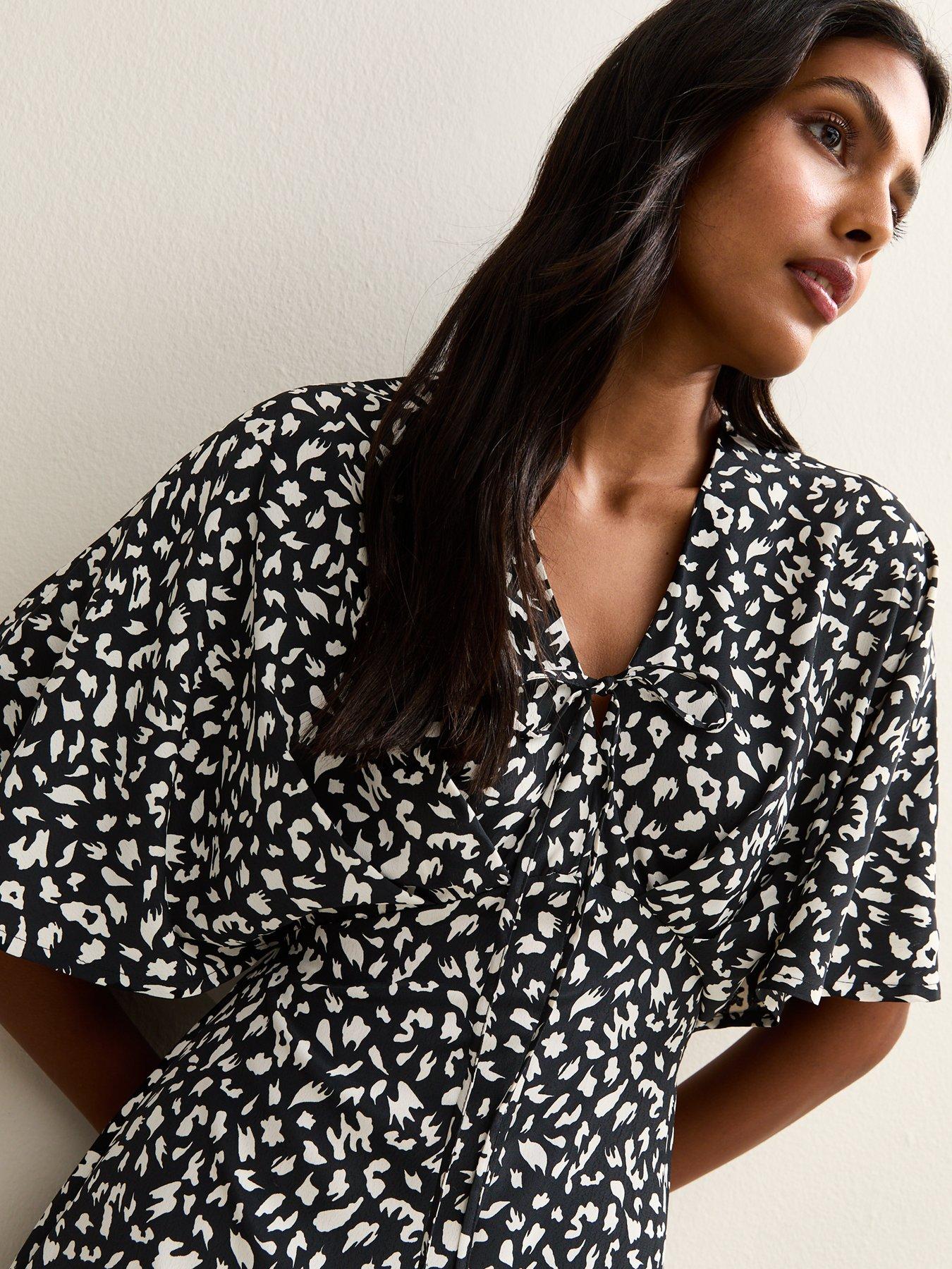 Image 4 of 5 of New Look Batwing Sleeve Midi Dress - Print