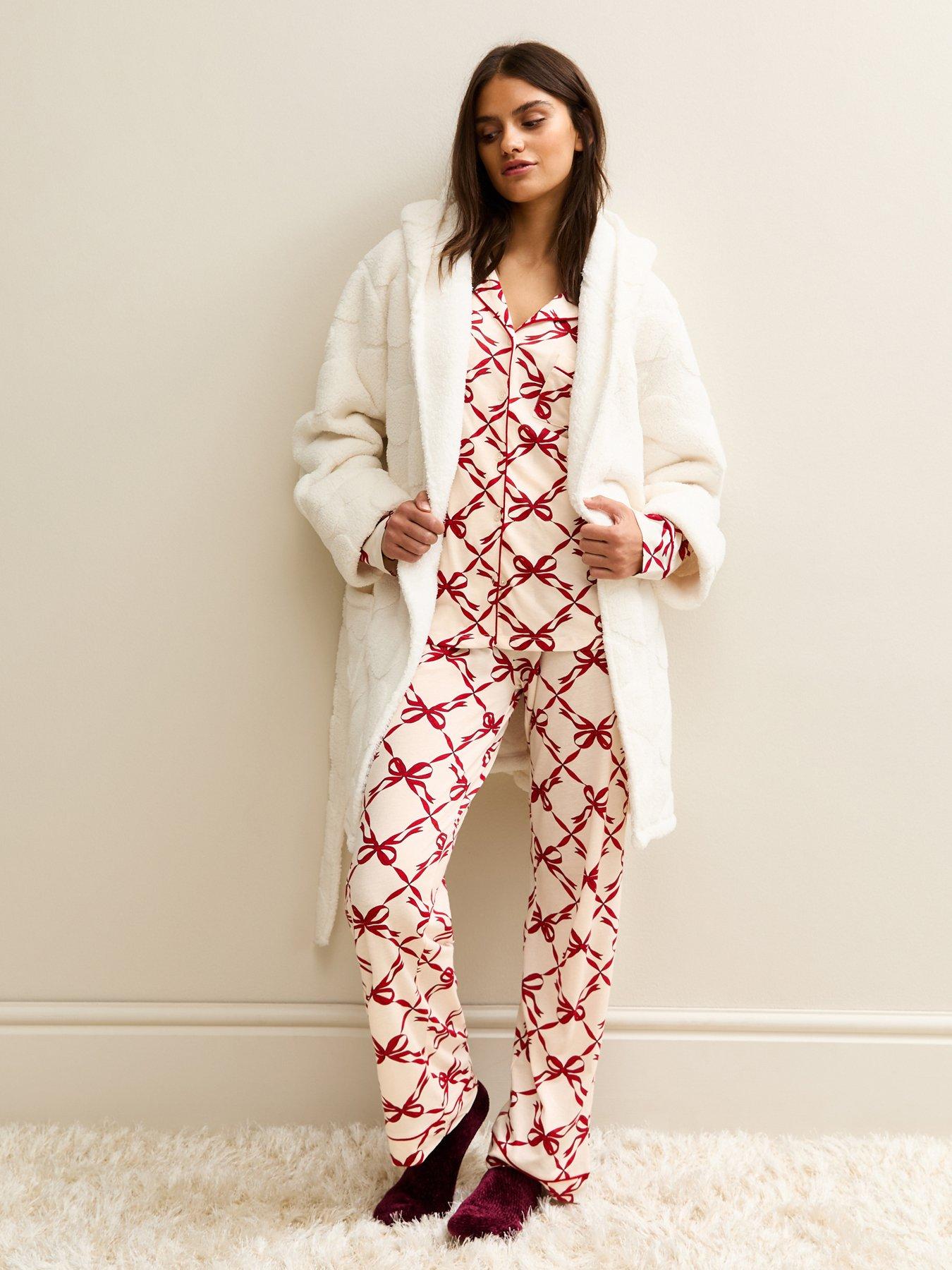 new-look-jersey-bow-print-revere-collar-shirt-and-trousers-pyjama-set-redback