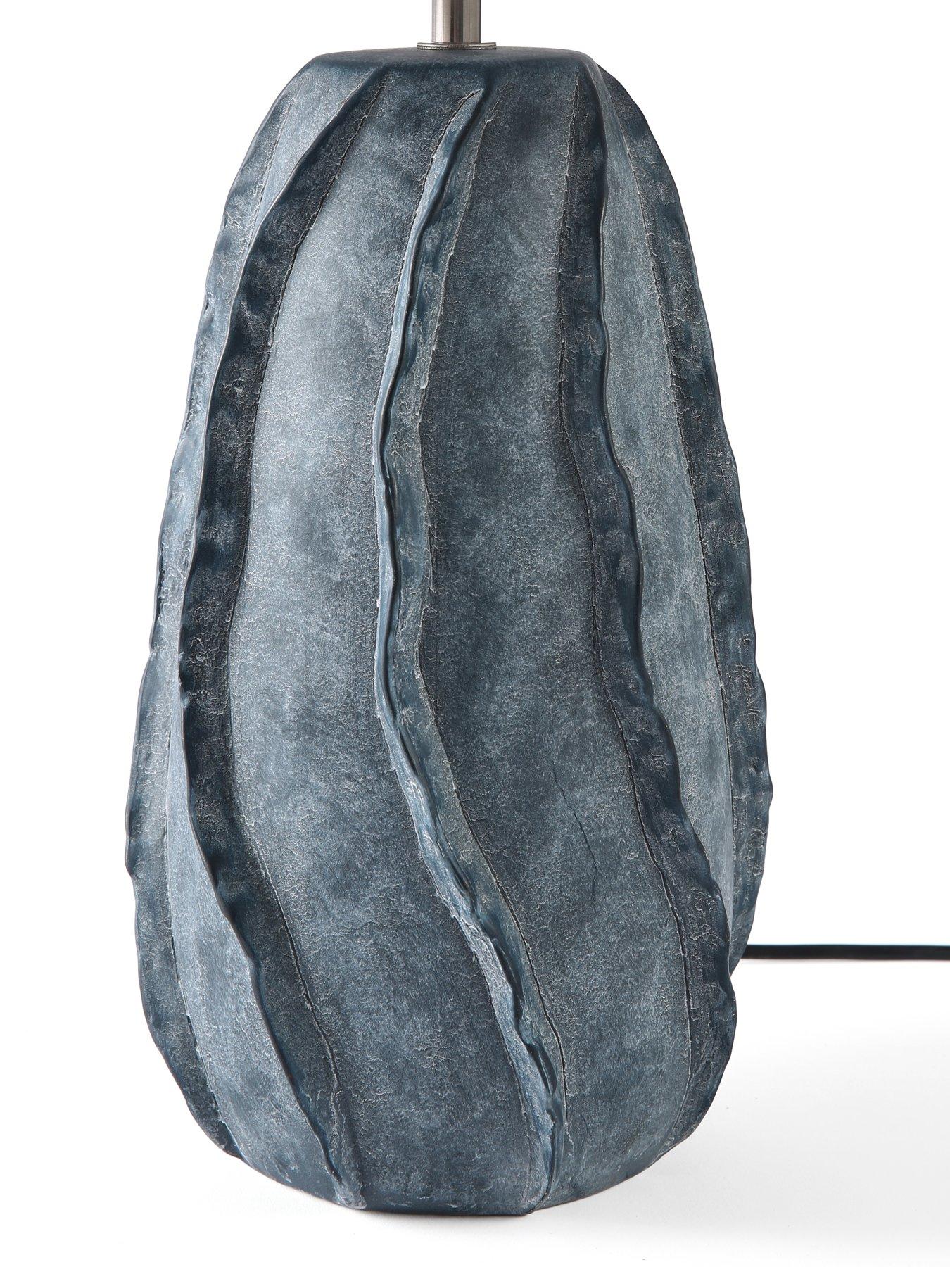 the-very-collection-blue-wave-ceramic-table-lampoutfit