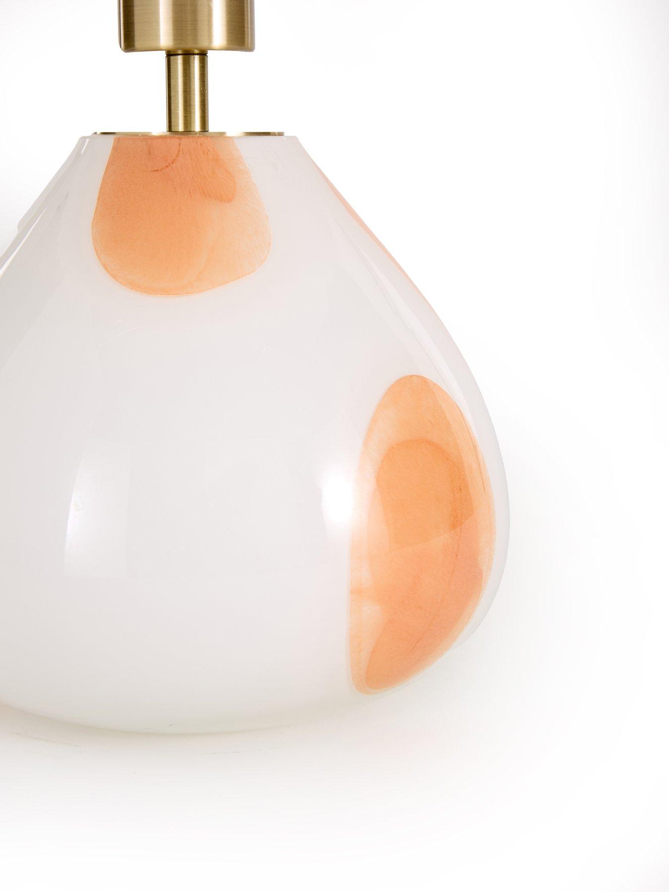 the-very-collection-spotted-glass-table-lamp-with-pleated-shadeoutfit