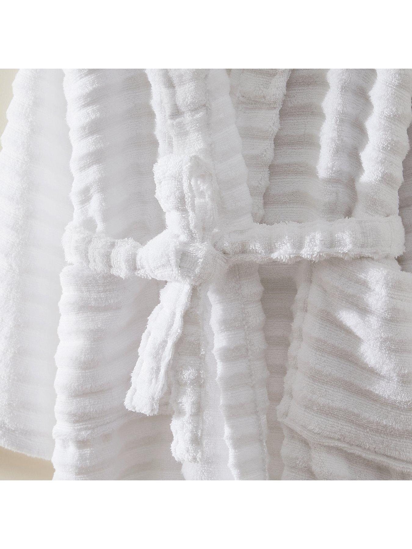 dusk-white-bathroom-robeoutfit