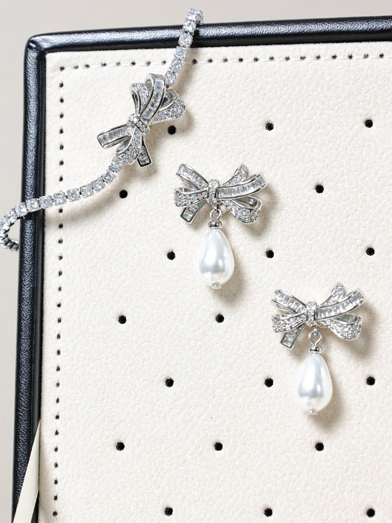 jon-richard-rhodium-plated-cubic-zirconia-bow-and-pearl-earringsoutfit
