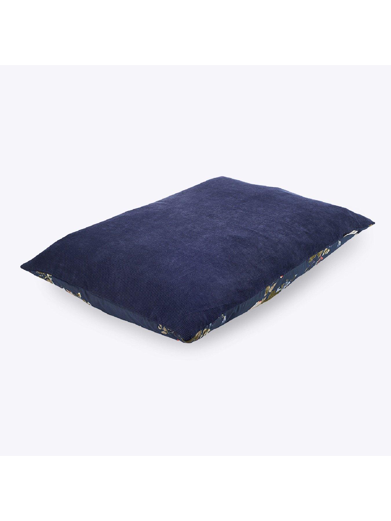 laura-ashley-rosemore-deep-mattress-dog-bedoutfit
