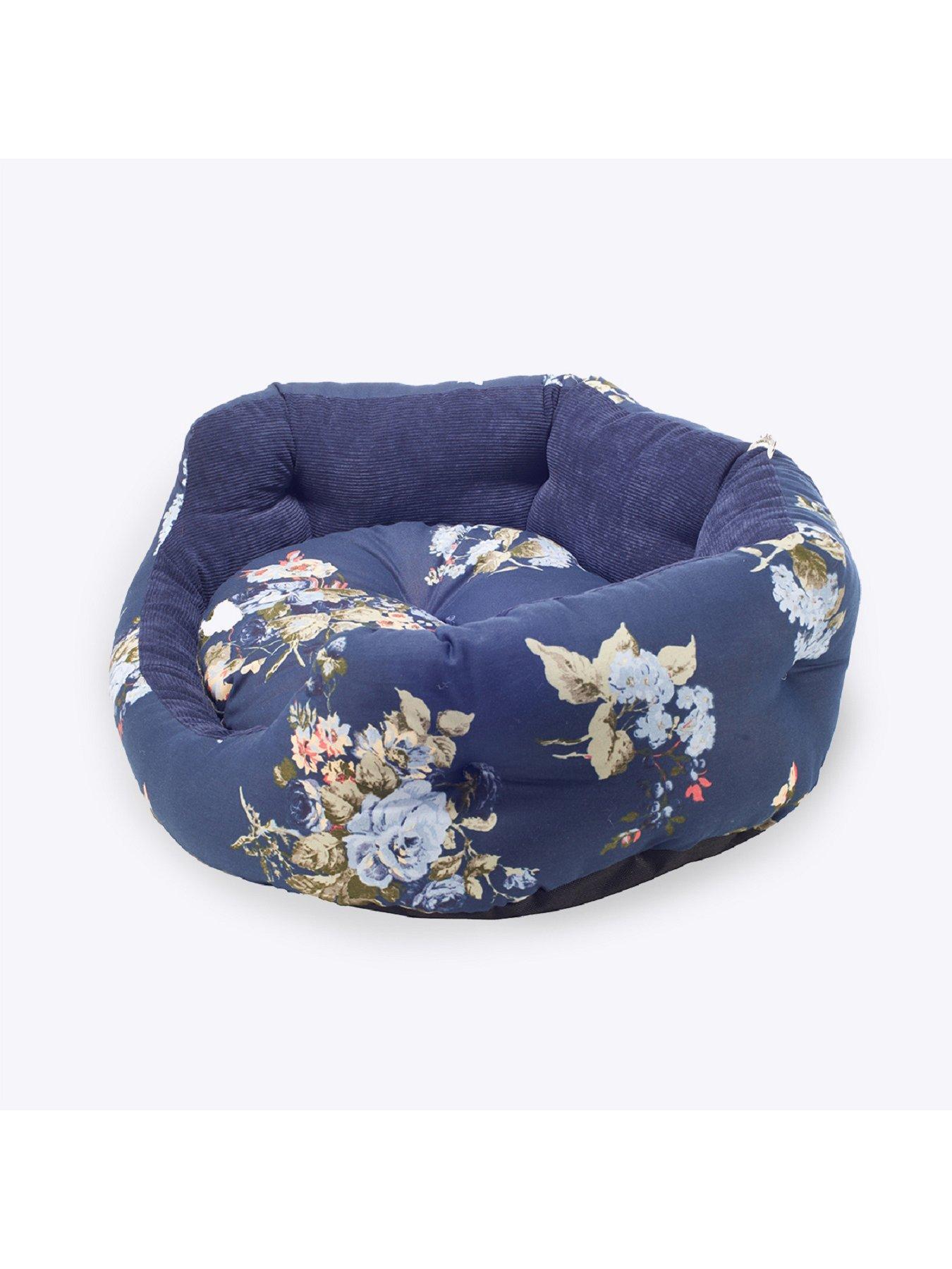 laura-ashley-rosemore-deluxe-slumber-dog-bedoutfit